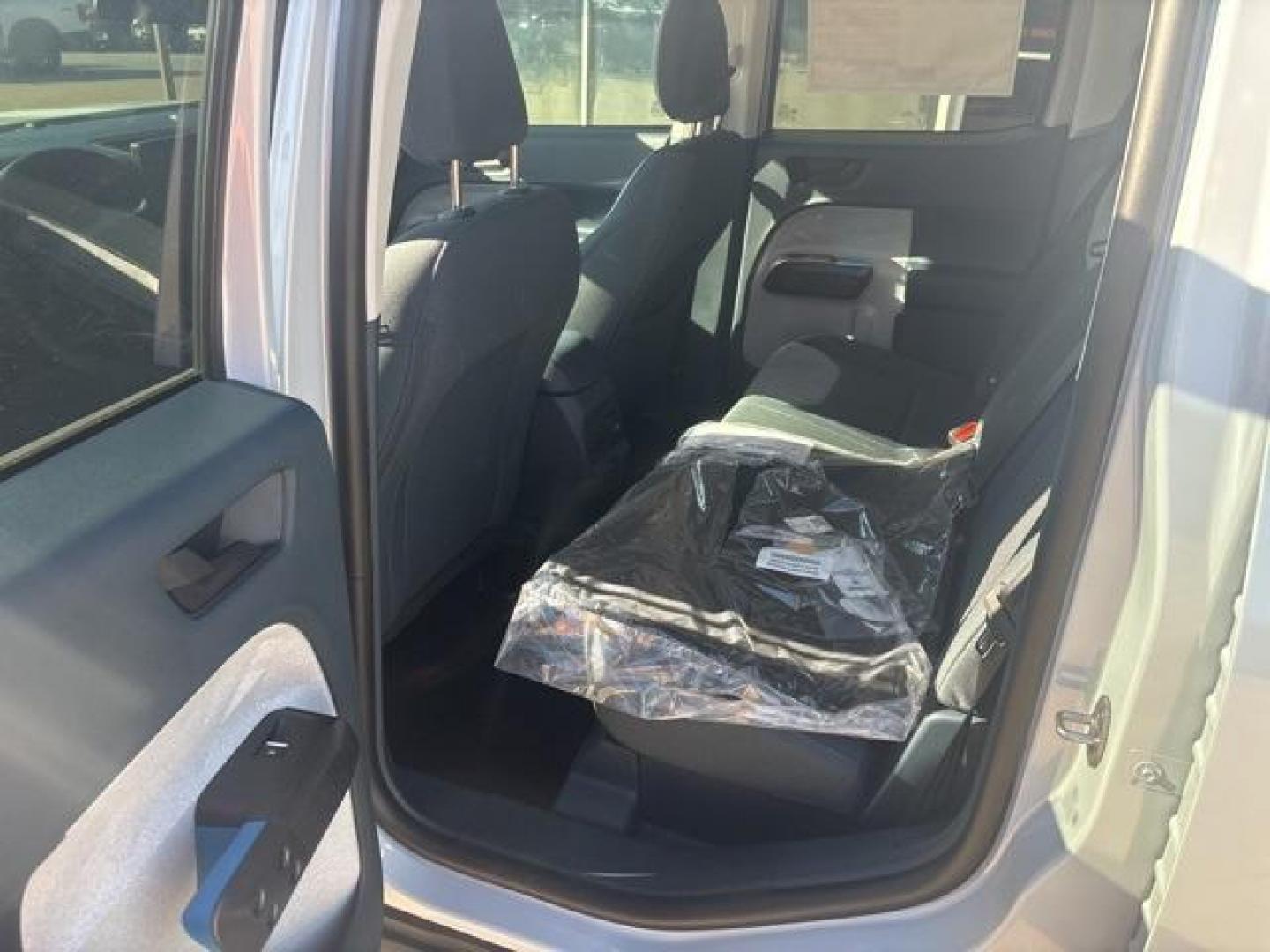 2025 White /Navy Ford Maverick XLT (3FTTW8JA4SR) with an EcoBoost 2.0L I4 GTDi DOHC Turbocharged VCT engine, Automatic transmission, located at 1105 E Mulberry, Kaufman, TX, 75142, (972) 962-2151, 32.589550, -96.300926 - Photo#11