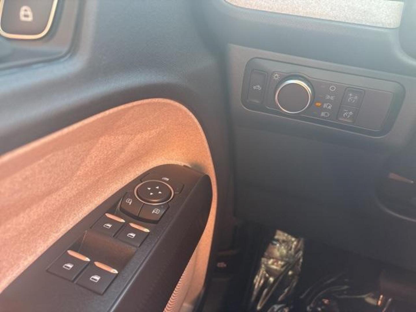 2025 White /Navy Ford Maverick XLT (3FTTW8JA4SR) with an EcoBoost 2.0L I4 GTDi DOHC Turbocharged VCT engine, Automatic transmission, located at 1105 E Mulberry, Kaufman, TX, 75142, (972) 962-2151, 32.589550, -96.300926 - Photo#20