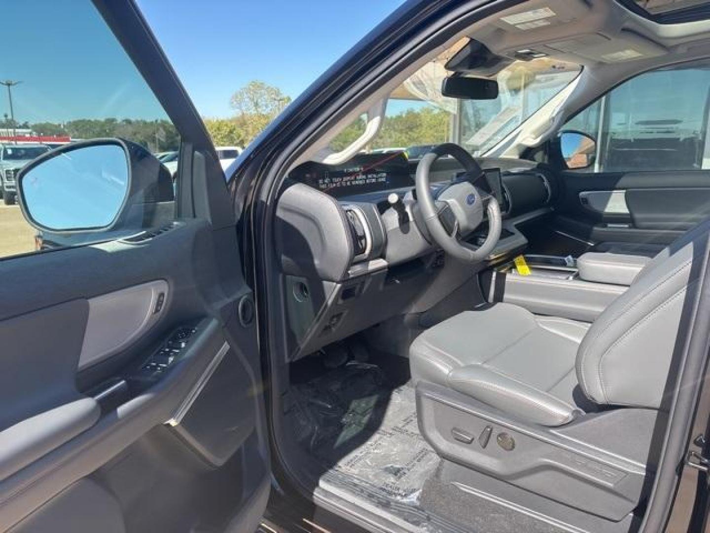 2025 Agate Black Metallic /Gray Ford Expedition Max (1FMJK1H87SE) with an EcoBoost 3.5L V6 GTDi DOHC 24V Twin Turbocharged engine, Automatic transmission, located at 1105 E Mulberry, Kaufman, TX, 75142, (972) 962-2151, 32.589550, -96.300926 - Photo#7