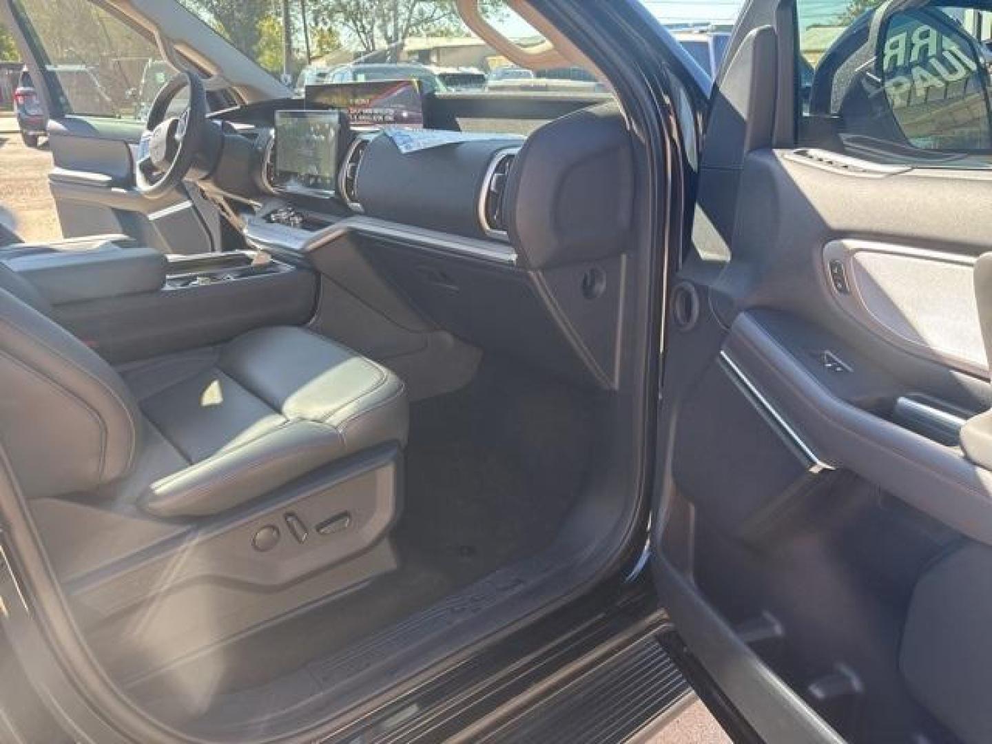 2025 Agate Black Metallic /Gray Ford Expedition Max (1FMJK1H87SE) with an EcoBoost 3.5L V6 GTDi DOHC 24V Twin Turbocharged engine, Automatic transmission, located at 1105 E Mulberry, Kaufman, TX, 75142, (972) 962-2151, 32.589550, -96.300926 - Photo#17