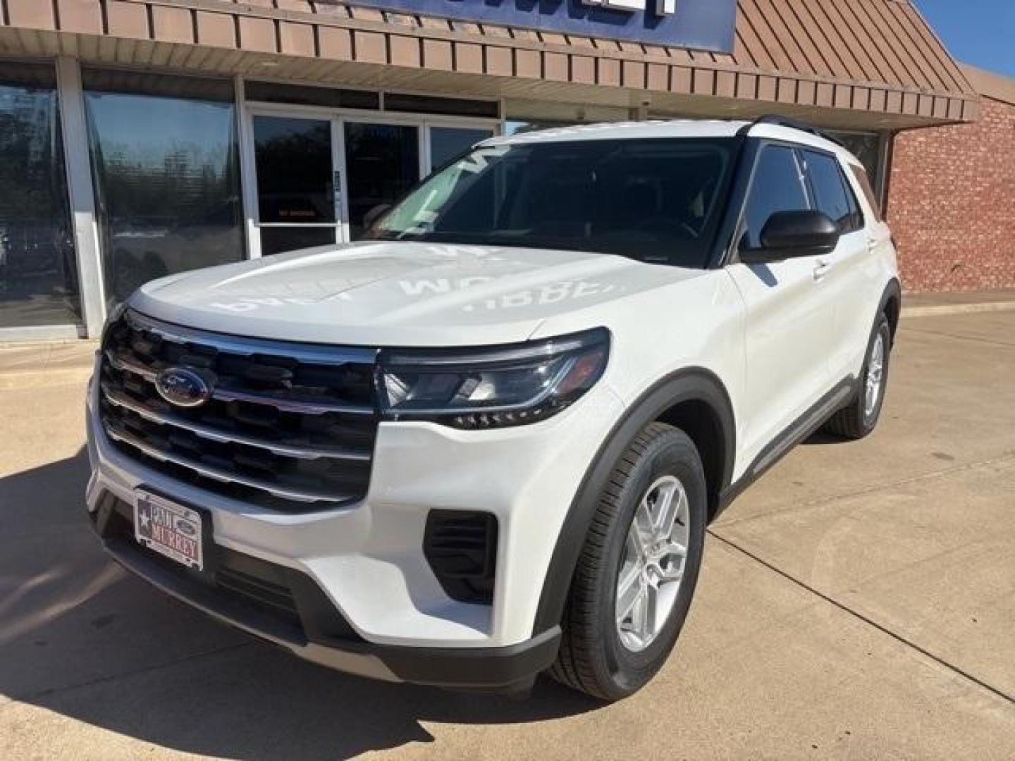 2025 White Metallic /Dark Gray/Onyx Ford Explorer Active (1FMUK7DH7SG) with an 2.3L EcoBoost I-4 engine, Automatic transmission, located at 1105 E Mulberry, Kaufman, TX, 75142, (972) 962-2151, 32.589550, -96.300926 - $3,002 off MSRP!<br><br><br>White Metallic 2025 Ford Explorer 4D Sport Utility Active RWD 10-Speed Automatic 2.3L EcoBoost I-4 20/29 City/Highway MPG<br><br>20/29 City/Highway MPG Price includes: $1500 - Bonus Customer Cash. Exp. 01/05/2026 - Photo#1