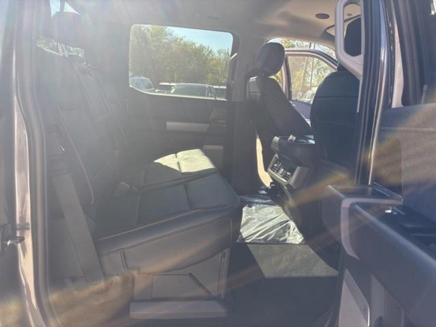 2026 Gray Metallic /Black Onyx Ford F-350SD Lariat (1FT8W3BT5TE) with an Power Stroke 6.7L V8 DI 32V OHV Turbodiesel engine, Automatic transmission, located at 1105 E Mulberry, Kaufman, TX, 75142, (972) 962-2151, 32.589550, -96.300926 - Carbonized Gray Metallic 2026 Ford F-350SD 4D Crew Cab Lariat 4WD 10-Speed Automatic Power Stroke 6.7L V8 DI 32V OHV Turbodiesel 4WD. - Photo#19