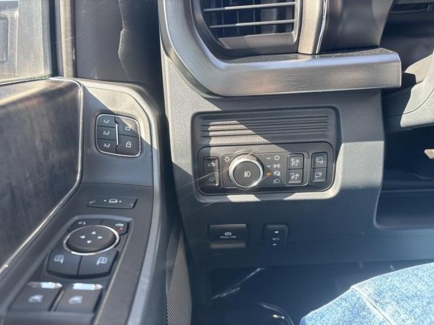 2026 Gray Metallic /Black Onyx Ford F-350SD Lariat (1FT8W3BT5TE) with an Power Stroke 6.7L V8 DI 32V OHV Turbodiesel engine, Automatic transmission, located at 1105 E Mulberry, Kaufman, TX, 75142, (972) 962-2151, 32.589550, -96.300926 - Carbonized Gray Metallic 2026 Ford F-350SD 4D Crew Cab Lariat 4WD 10-Speed Automatic Power Stroke 6.7L V8 DI 32V OHV Turbodiesel 4WD. - Photo#22