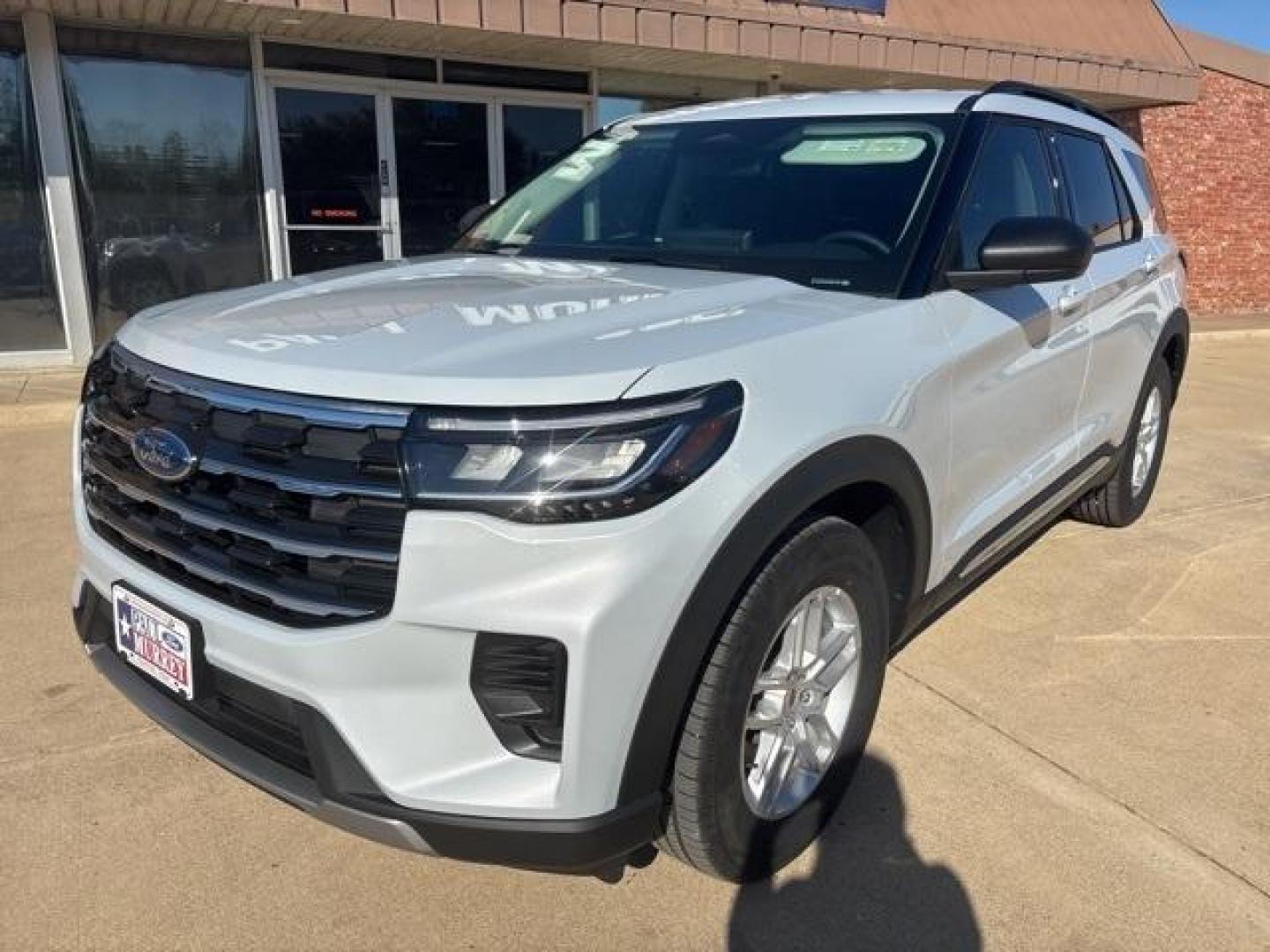 2025 Space White Metallic /Gray Ford Explorer Active (1FMUK7DH0SG) with an 2.3L EcoBoost I-4 engine, Automatic transmission, located at 1105 E Mulberry, Kaufman, TX, 75142, (972) 962-2151, 32.589550, -96.300926 - $2,554 off MSRP!<br><br><br>Space White Metallic 2025 Ford Explorer 4D Sport Utility Active RWD 10-Speed Automatic 2.3L EcoBoost I-4 20/29 City/Highway MPG<br><br>20/29 City/Highway MPG Price includes: $1500 - Bonus Customer Cash. Exp. 01/05/2026 - Photo#1