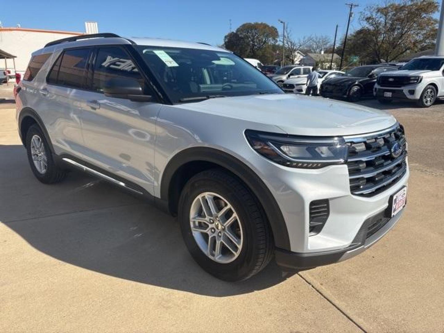 2025 Space White Metallic /Gray Ford Explorer Active (1FMUK7DH0SG) with an 2.3L EcoBoost I-4 engine, Automatic transmission, located at 1105 E Mulberry, Kaufman, TX, 75142, (972) 962-2151, 32.589550, -96.300926 - $2,554 off MSRP!<br><br><br>Space White Metallic 2025 Ford Explorer 4D Sport Utility Active RWD 10-Speed Automatic 2.3L EcoBoost I-4 20/29 City/Highway MPG<br><br>20/29 City/Highway MPG Price includes: $1500 - Bonus Customer Cash. Exp. 01/05/2026 - Photo#6