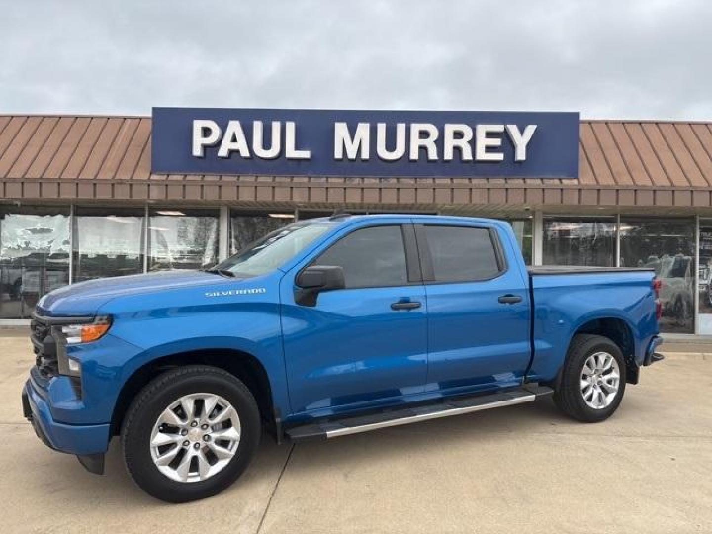 2022 Glacier Blue Metallic /Black Chevrolet Silverado 1500 Custom (1GCPABEK5NZ) with an 2.7L Turbo engine, Automatic transmission, located at 1105 E Mulberry, Kaufman, TX, 75142, (972) 962-2151, 32.589550, -96.300926 - Glacier Blue Metallic 2022 Chevrolet Silverado 1500 4D Crew Cab Custom RWD 8-Speed Automatic 2.7L Turbo 8-Speed Automatic, Black Cloth. Priced below KBB Fair Purchase Price!<br><br><br>Odometer is 21114 miles below market average!<br><br><br>Please call Paul Murrey Ford Inc. In Kaufman Texas A Famil - Photo#0