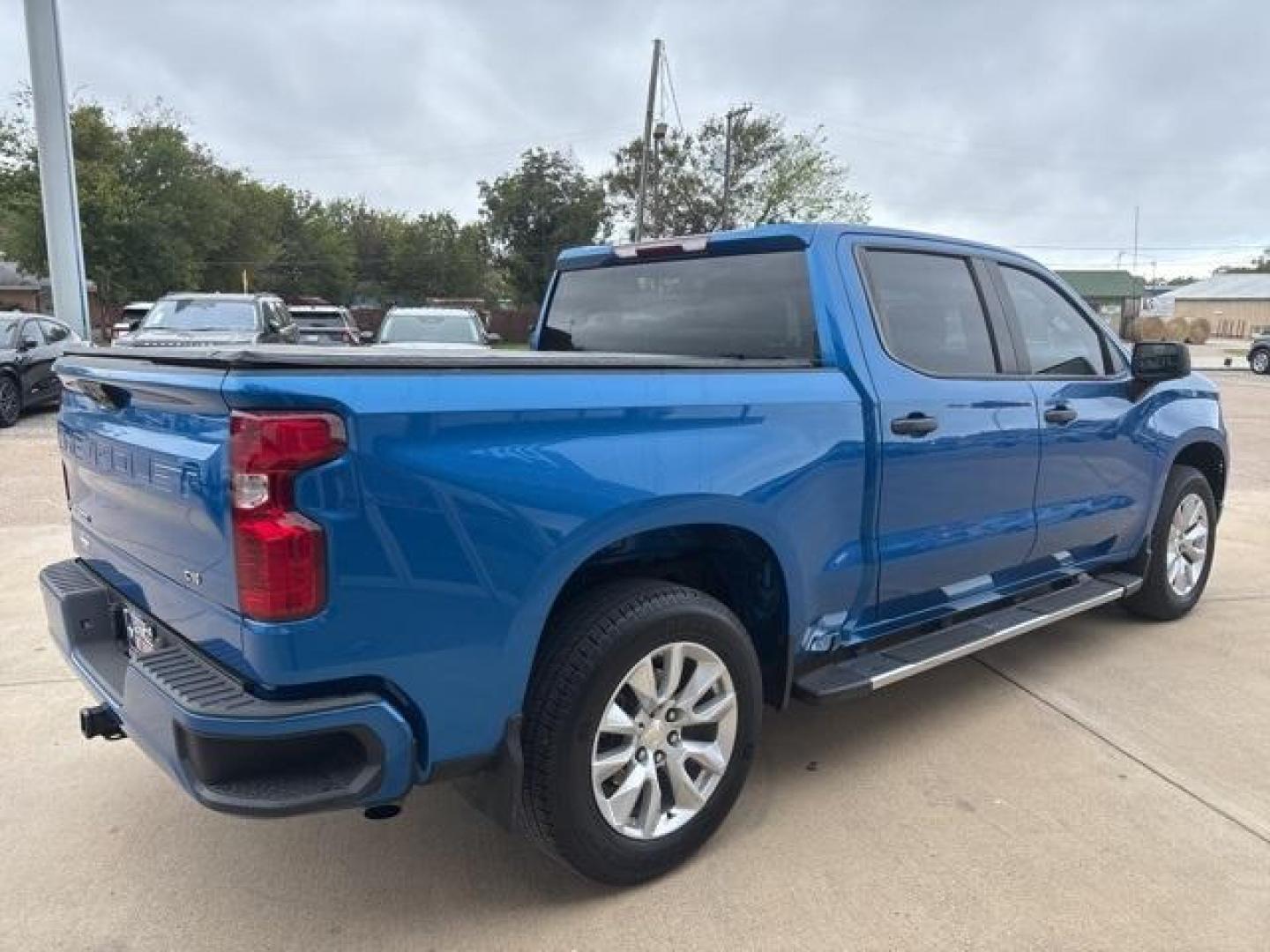 2022 Glacier Blue Metallic /Black Chevrolet Silverado 1500 Custom (1GCPABEK5NZ) with an 2.7L Turbo engine, Automatic transmission, located at 1105 E Mulberry, Kaufman, TX, 75142, (972) 962-2151, 32.589550, -96.300926 - Glacier Blue Metallic 2022 Chevrolet Silverado 1500 4D Crew Cab Custom RWD 8-Speed Automatic 2.7L Turbo 8-Speed Automatic, Black Cloth. Priced below KBB Fair Purchase Price!<br><br><br>Odometer is 21114 miles below market average!<br><br><br>Please call Paul Murrey Ford Inc. In Kaufman Texas A Famil - Photo#5