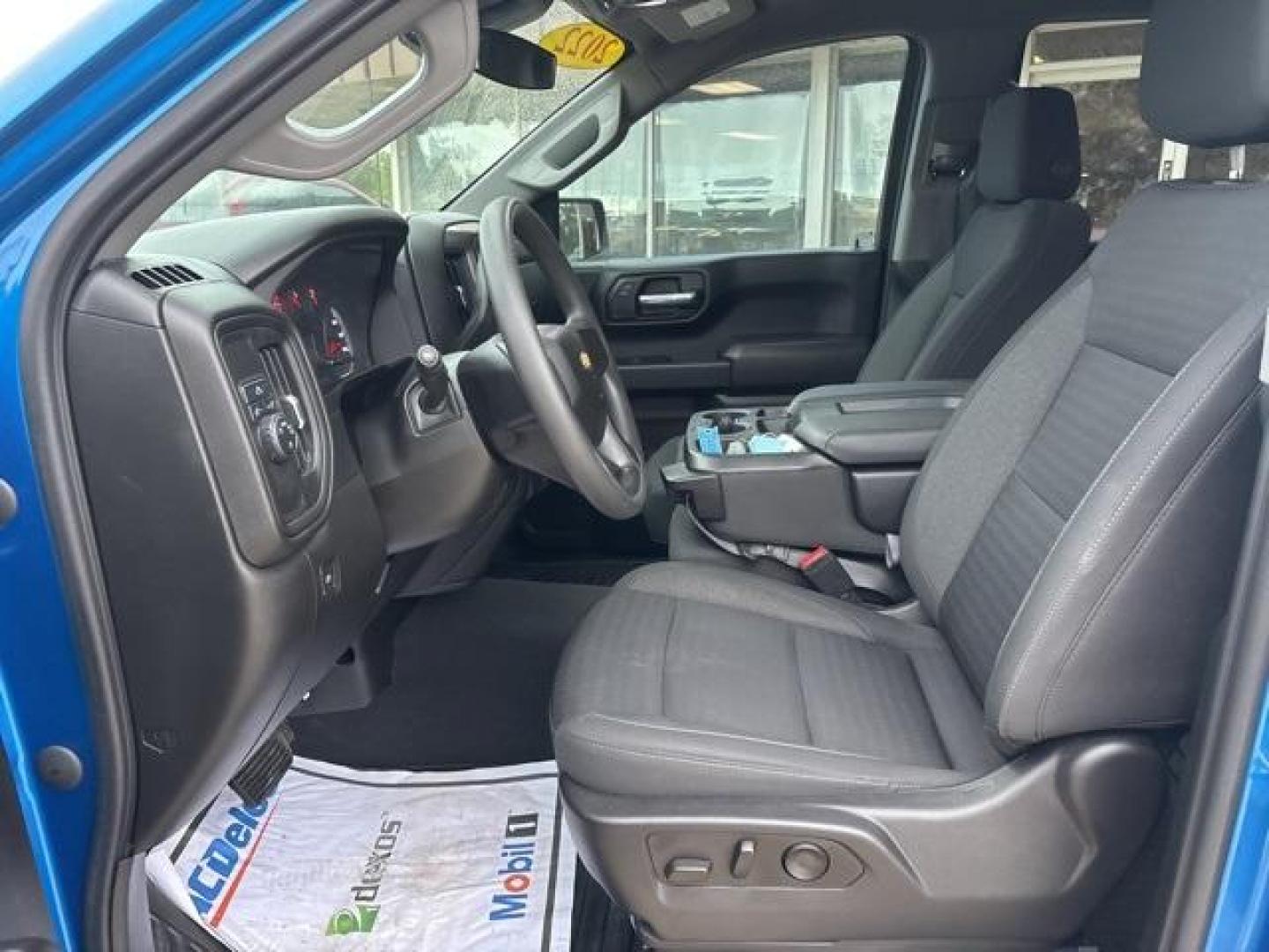 2022 Glacier Blue Metallic /Black Chevrolet Silverado 1500 Custom (1GCPABEK5NZ) with an 2.7L Turbo engine, Automatic transmission, located at 1105 E Mulberry, Kaufman, TX, 75142, (972) 962-2151, 32.589550, -96.300926 - Glacier Blue Metallic 2022 Chevrolet Silverado 1500 4D Crew Cab Custom RWD 8-Speed Automatic 2.7L Turbo 8-Speed Automatic, Black Cloth. Priced below KBB Fair Purchase Price!<br><br><br>Odometer is 21114 miles below market average!<br><br><br>Please call Paul Murrey Ford Inc. In Kaufman Texas A Famil - Photo#9