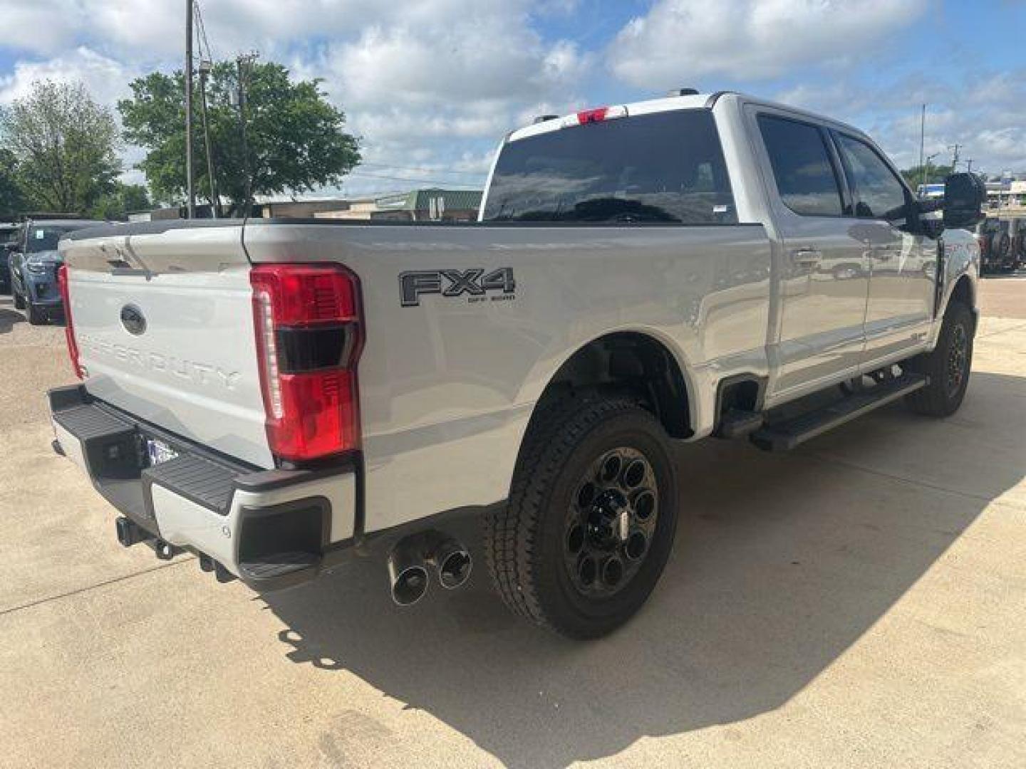2026 Avalanche /Black Onyx Ford F-250SD Lariat (1FT8W2BT1TE) with an Power Stroke 6.7L V8 DI 32V OHV Turbodiesel engine, Automatic transmission, located at 1105 E Mulberry, Kaufman, TX, 75142, (972) 962-2151, 32.589550, -96.300926 - $4,512 off MSRP!<br><br>4WD, ABS brakes, Alloy wheels, Compass, Electronic Stability Control, Front dual zone A/C, Heated door mirrors, Heated front seats, Heated rear seats, Illuminated entry, Low tire pressure warning, Remote keyless entry, Traction control.<br>Avalanche 2026 Ford F-250SD 4D Crew - Photo#3