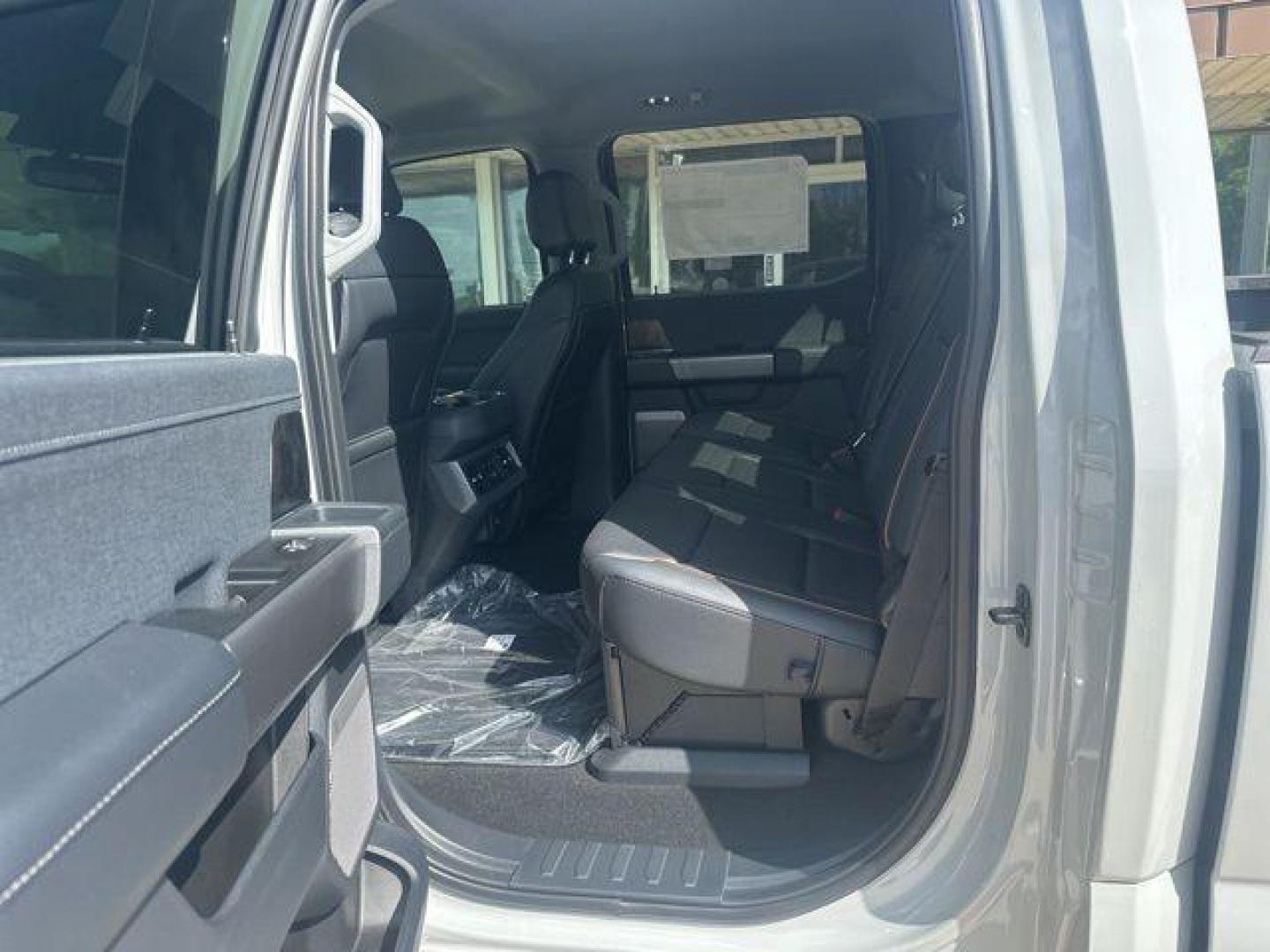 2026 Avalanche /Black Onyx Ford F-250SD Lariat (1FT8W2BT1TE) with an Power Stroke 6.7L V8 DI 32V OHV Turbodiesel engine, Automatic transmission, located at 1105 E Mulberry, Kaufman, TX, 75142, (972) 962-2151, 32.589550, -96.300926 - $4,512 off MSRP!<br><br>4WD, ABS brakes, Alloy wheels, Compass, Electronic Stability Control, Front dual zone A/C, Heated door mirrors, Heated front seats, Heated rear seats, Illuminated entry, Low tire pressure warning, Remote keyless entry, Traction control.<br>Avalanche 2026 Ford F-250SD 4D Crew - Photo#11