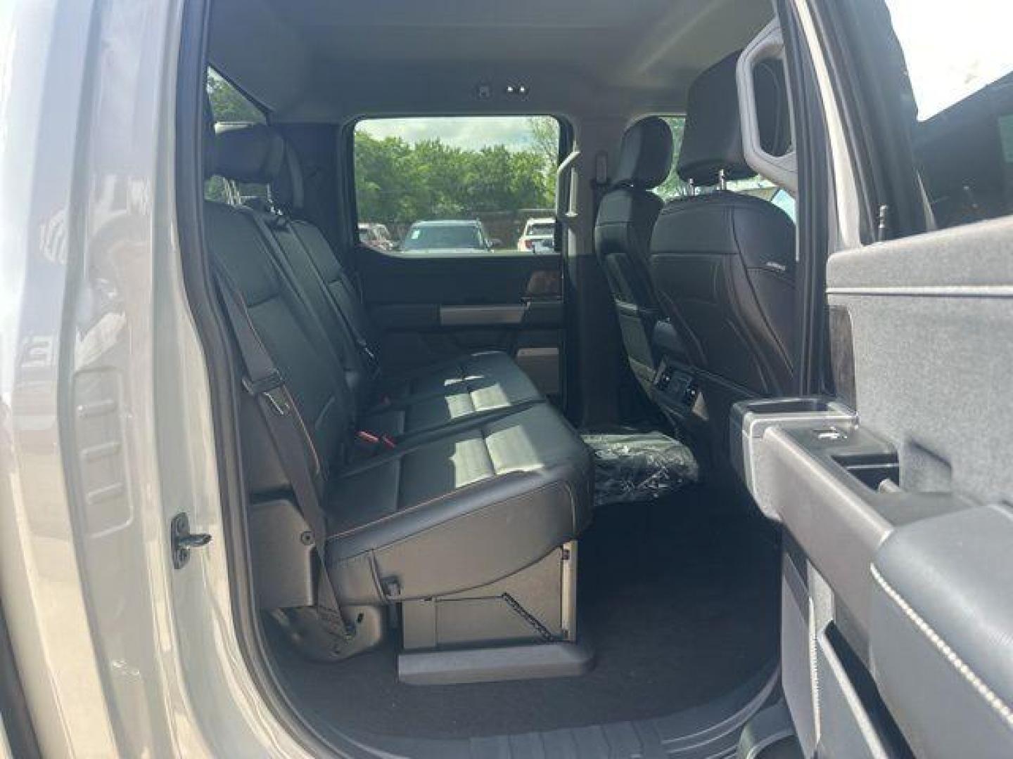 2026 Avalanche /Black Onyx Ford F-250SD Lariat (1FT8W2BT1TE) with an Power Stroke 6.7L V8 DI 32V OHV Turbodiesel engine, Automatic transmission, located at 1105 E Mulberry, Kaufman, TX, 75142, (972) 962-2151, 32.589550, -96.300926 - $4,512 off MSRP!<br><br>4WD, ABS brakes, Alloy wheels, Compass, Electronic Stability Control, Front dual zone A/C, Heated door mirrors, Heated front seats, Heated rear seats, Illuminated entry, Low tire pressure warning, Remote keyless entry, Traction control.<br>Avalanche 2026 Ford F-250SD 4D Crew - Photo#13