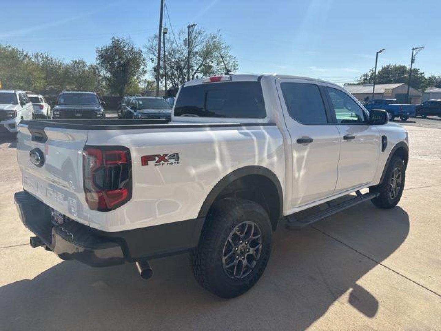 2025 Oxford White /Ebony Ford Ranger XLT (1FTER4HH3SL) with an EcoBoost 2.3L I4 GTDi DOHC Turbocharged VCT engine, Automatic transmission, located at 1105 E Mulberry, Kaufman, TX, 75142, (972) 962-2151, 32.589550, -96.300926 - $4,611 off MSRP!<br><br>4WD.<br>Oxford White 2025 Ford Ranger 4D Crew Cab XLT 4WD 10-Speed Automatic EcoBoost 2.3L I4 GTDi DOHC Turbocharged VCT 20/24 City/Highway MPG Price includes: $1000 - Truck Month Bonus Customer Cash. Exp. 03/31/2026 $2000 - Bonus Customer Cash. Exp. 03/31/2026 - Photo#5