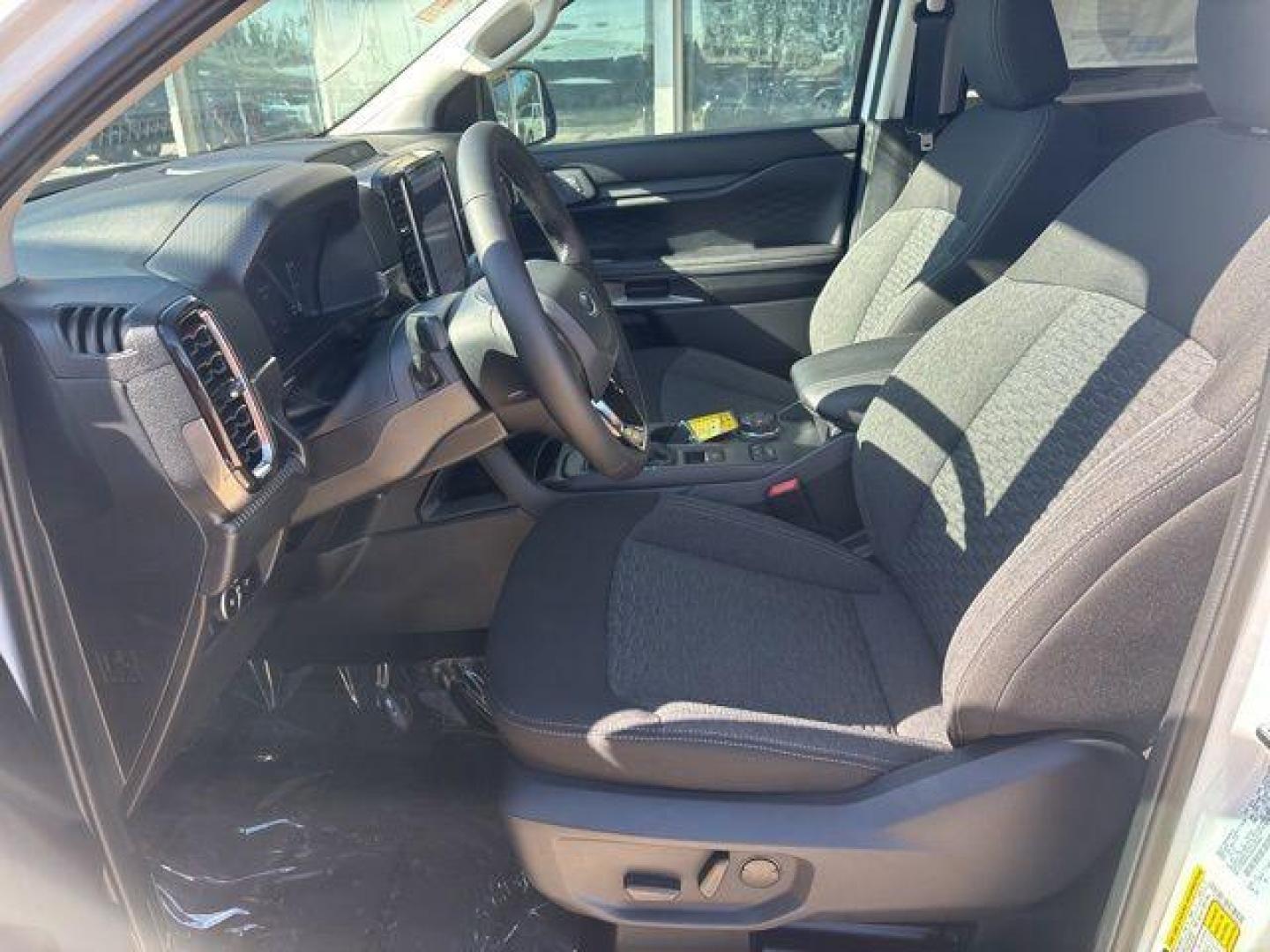 2025 Oxford White /Ebony Ford Ranger XLT (1FTER4HH3SL) with an EcoBoost 2.3L I4 GTDi DOHC Turbocharged VCT engine, Automatic transmission, located at 1105 E Mulberry, Kaufman, TX, 75142, (972) 962-2151, 32.589550, -96.300926 - $4,611 off MSRP!<br><br>4WD.<br>Oxford White 2025 Ford Ranger 4D Crew Cab XLT 4WD 10-Speed Automatic EcoBoost 2.3L I4 GTDi DOHC Turbocharged VCT 20/24 City/Highway MPG Price includes: $1000 - Truck Month Bonus Customer Cash. Exp. 03/31/2026 $2000 - Bonus Customer Cash. Exp. 03/31/2026 - Photo#10