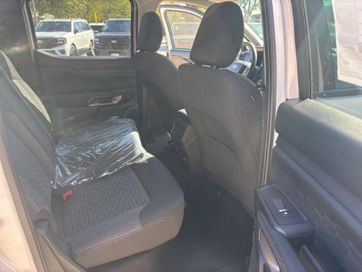 2025 Oxford White /Ebony Ford Ranger XLT (1FTER4HH3SL) with an EcoBoost 2.3L I4 GTDi DOHC Turbocharged VCT engine, Automatic transmission, located at 1105 E Mulberry, Kaufman, TX, 75142, (972) 962-2151, 32.589550, -96.300926 - $4,611 off MSRP!<br><br>4WD.<br>Oxford White 2025 Ford Ranger 4D Crew Cab XLT 4WD 10-Speed Automatic EcoBoost 2.3L I4 GTDi DOHC Turbocharged VCT 20/24 City/Highway MPG Price includes: $1000 - Truck Month Bonus Customer Cash. Exp. 03/31/2026 $2000 - Bonus Customer Cash. Exp. 03/31/2026 - Photo#17