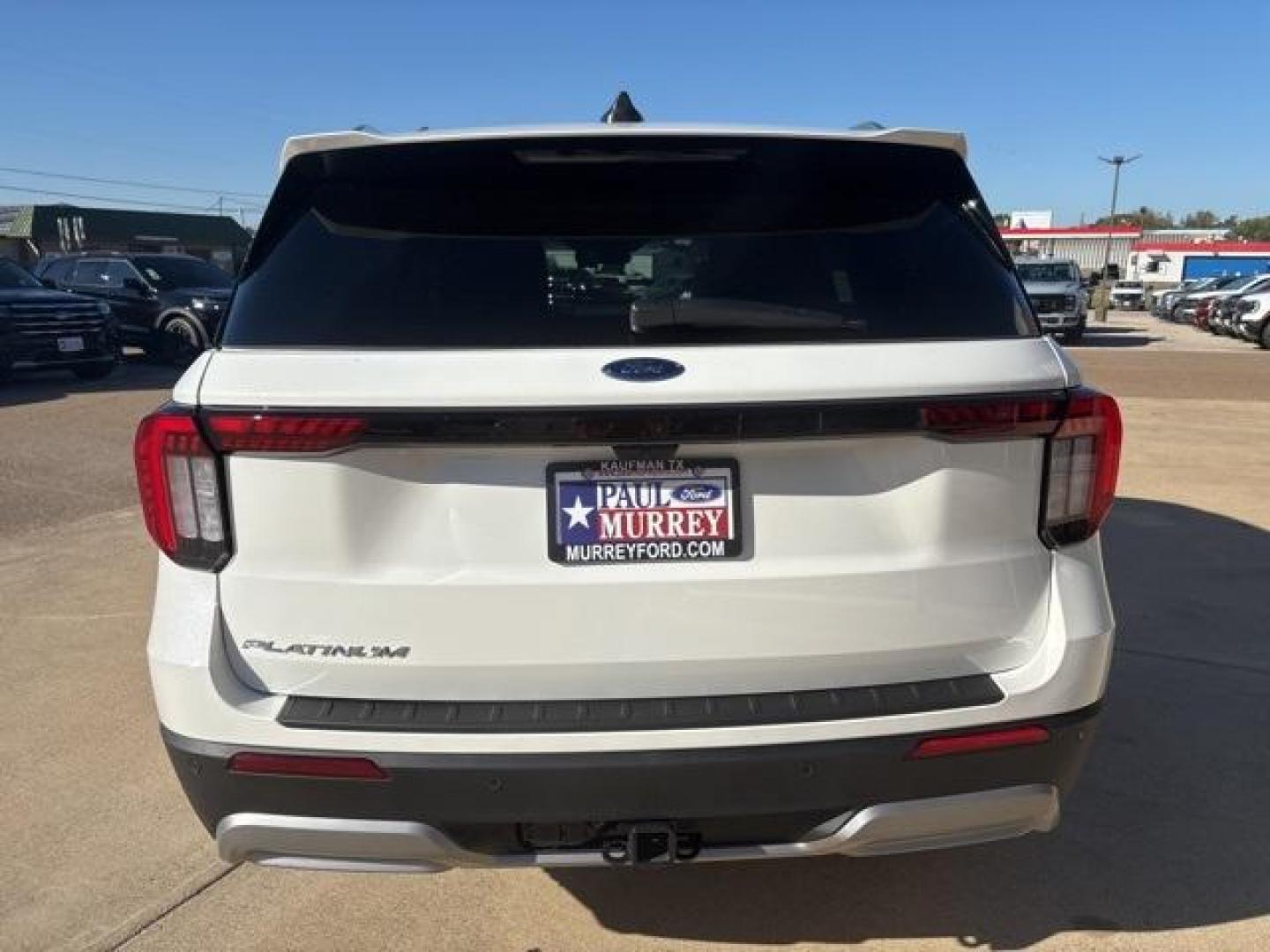 2025 White Metallic /Mojave Dusk/Onyx Ford Explorer Platinum (1FMUK7HH3SG) with an 2.3L EcoBoost I-4 engine, Automatic transmission, located at 1105 E Mulberry, Kaufman, TX, 75142, (972) 962-2151, 32.589550, -96.300926 - $3,600 off MSRP!<br><br><br>Star White Metallic Tri-Coat 2025 Ford Explorer 4D Sport Utility Platinum RWD 10-Speed Automatic 2.3L EcoBoost I-4 20/29 City/Highway MPG<br><br>20/29 City/Highway MPG Price includes: $1500 - Bonus Customer Cash. Exp. 01/05/2026 - Photo#4