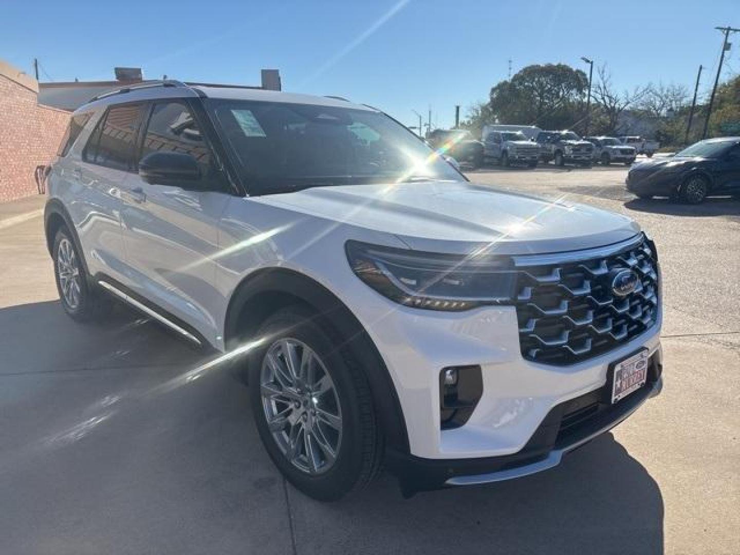 2025 White Metallic /Mojave Dusk/Onyx Ford Explorer Platinum (1FMUK7HH3SG) with an 2.3L EcoBoost I-4 engine, Automatic transmission, located at 1105 E Mulberry, Kaufman, TX, 75142, (972) 962-2151, 32.589550, -96.300926 - $3,600 off MSRP!<br><br><br>Star White Metallic Tri-Coat 2025 Ford Explorer 4D Sport Utility Platinum RWD 10-Speed Automatic 2.3L EcoBoost I-4 20/29 City/Highway MPG<br><br>20/29 City/Highway MPG Price includes: $1500 - Bonus Customer Cash. Exp. 01/05/2026 - Photo#7