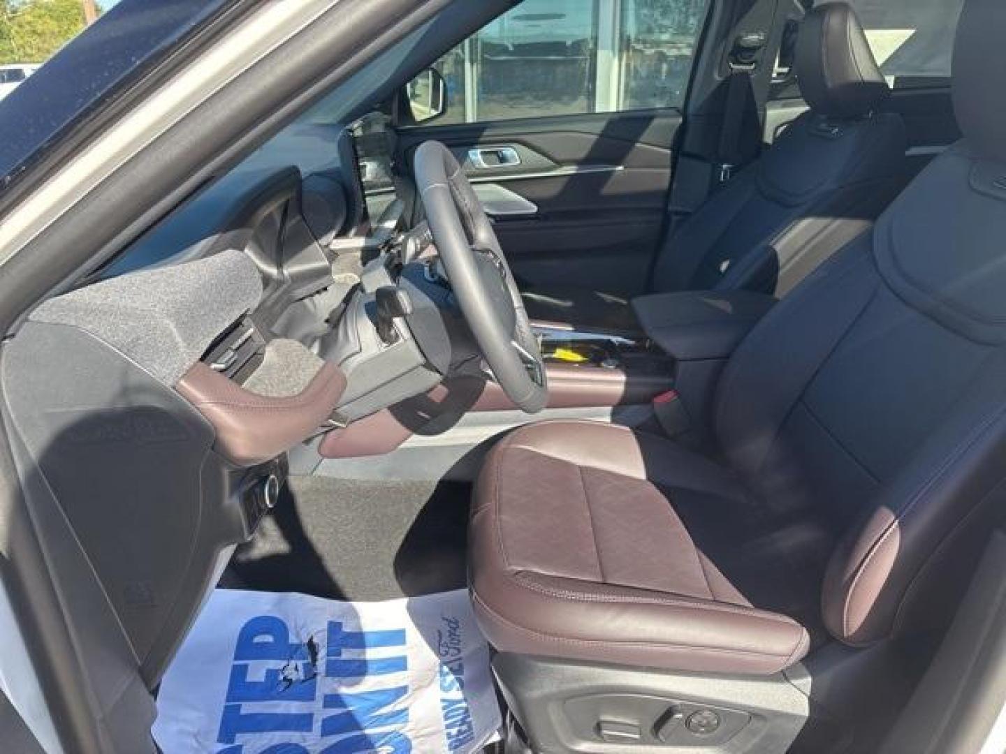 2025 White Metallic /Mojave Dusk/Onyx Ford Explorer Platinum (1FMUK7HH3SG) with an 2.3L EcoBoost I-4 engine, Automatic transmission, located at 1105 E Mulberry, Kaufman, TX, 75142, (972) 962-2151, 32.589550, -96.300926 - $3,600 off MSRP!<br><br><br>Star White Metallic Tri-Coat 2025 Ford Explorer 4D Sport Utility Platinum RWD 10-Speed Automatic 2.3L EcoBoost I-4 20/29 City/Highway MPG<br><br>20/29 City/Highway MPG Price includes: $1500 - Bonus Customer Cash. Exp. 01/05/2026 - Photo#10