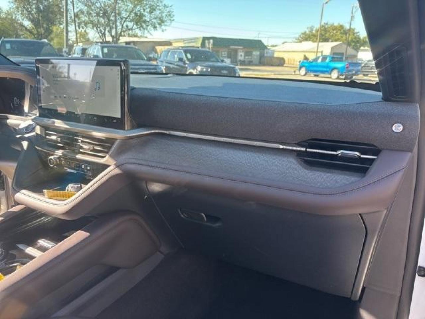 2025 White Metallic /Mojave Dusk/Onyx Ford Explorer Platinum (1FMUK7HH3SG) with an 2.3L EcoBoost I-4 engine, Automatic transmission, located at 1105 E Mulberry, Kaufman, TX, 75142, (972) 962-2151, 32.589550, -96.300926 - $3,600 off MSRP!<br><br><br>Star White Metallic Tri-Coat 2025 Ford Explorer 4D Sport Utility Platinum RWD 10-Speed Automatic 2.3L EcoBoost I-4 20/29 City/Highway MPG<br><br>20/29 City/Highway MPG Price includes: $1500 - Bonus Customer Cash. Exp. 01/05/2026 - Photo#20