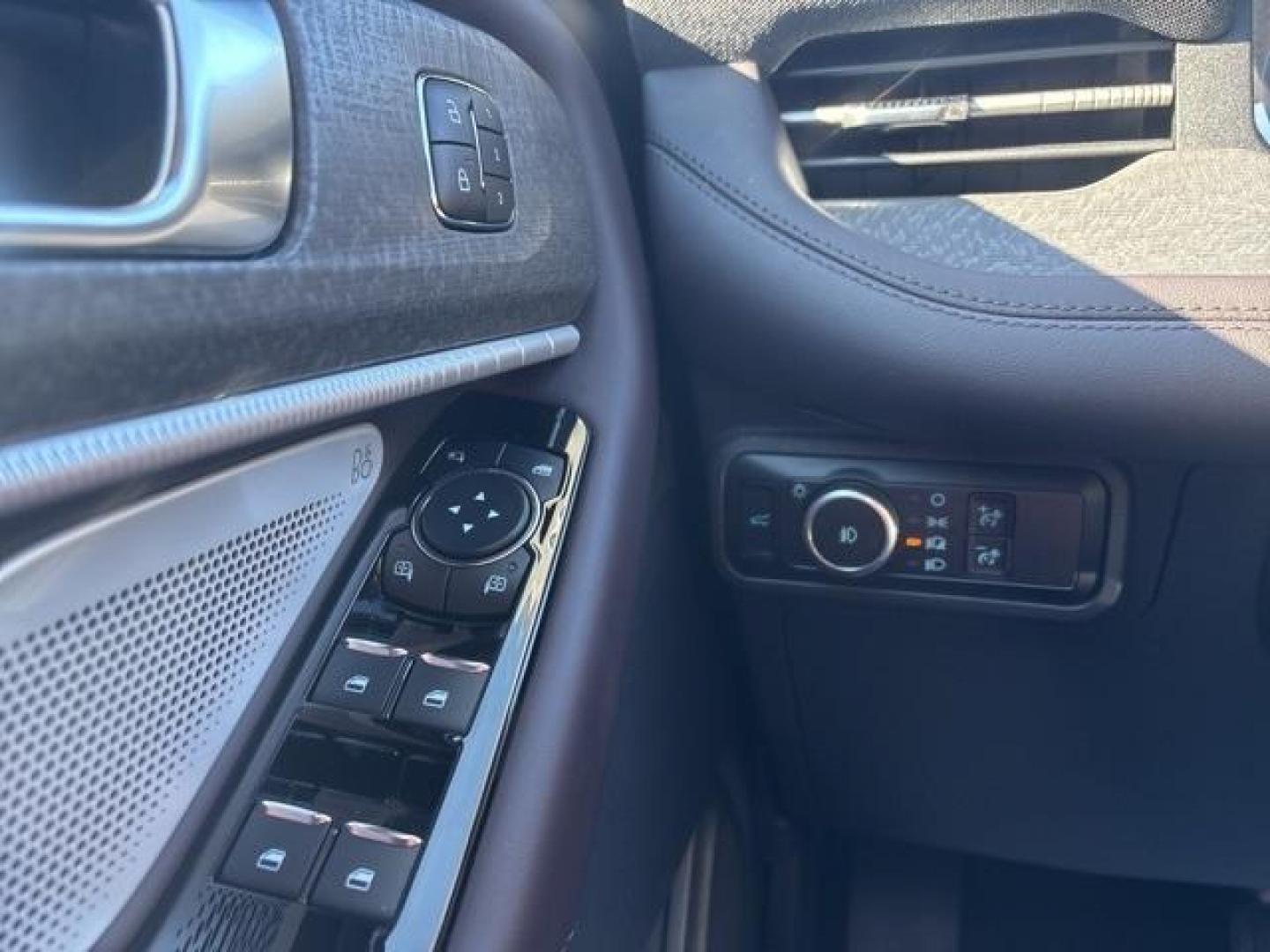 2025 White Metallic /Mojave Dusk/Onyx Ford Explorer Platinum (1FMUK7HH3SG) with an 2.3L EcoBoost I-4 engine, Automatic transmission, located at 1105 E Mulberry, Kaufman, TX, 75142, (972) 962-2151, 32.589550, -96.300926 - $3,600 off MSRP!<br><br><br>Star White Metallic Tri-Coat 2025 Ford Explorer 4D Sport Utility Platinum RWD 10-Speed Automatic 2.3L EcoBoost I-4 20/29 City/Highway MPG<br><br>20/29 City/Highway MPG Price includes: $1500 - Bonus Customer Cash. Exp. 01/05/2026 - Photo#25