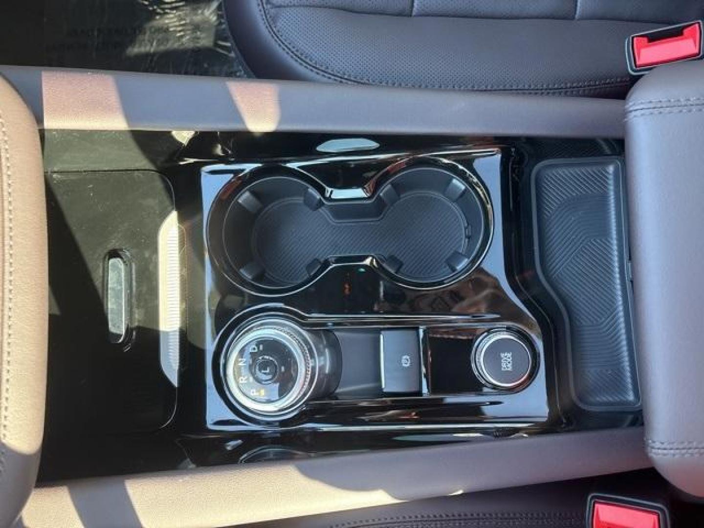 2025 White Metallic /Mojave Dusk/Onyx Ford Explorer Platinum (1FMUK7HH3SG) with an 2.3L EcoBoost I-4 engine, Automatic transmission, located at 1105 E Mulberry, Kaufman, TX, 75142, (972) 962-2151, 32.589550, -96.300926 - $3,600 off MSRP!<br><br><br>Star White Metallic Tri-Coat 2025 Ford Explorer 4D Sport Utility Platinum RWD 10-Speed Automatic 2.3L EcoBoost I-4 20/29 City/Highway MPG<br><br>20/29 City/Highway MPG Price includes: $1500 - Bonus Customer Cash. Exp. 01/05/2026 - Photo#27