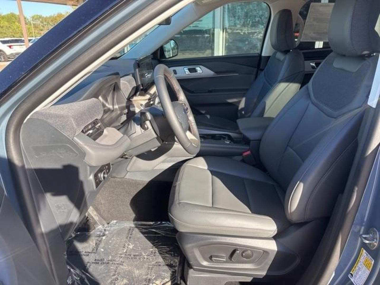 2025 Vapor Blue Metallic /Gray Ford Explorer Active (1FMUK7DH4SG) with an 2.3L EcoBoost I-4 engine, Automatic transmission, located at 1105 E Mulberry, Kaufman, TX, 75142, (972) 962-2151, 32.589550, -96.300926 - $2,296 off MSRP!<br><br><br>Vapor Blue Metallic 2025 Ford Explorer 4D Sport Utility Active RWD 10-Speed Automatic 2.3L EcoBoost I-4 20/29 City/Highway MPG<br><br>20/29 City/Highway MPG Price includes: $1500 - Bonus Customer Cash. Exp. 01/05/2026 - Photo#9