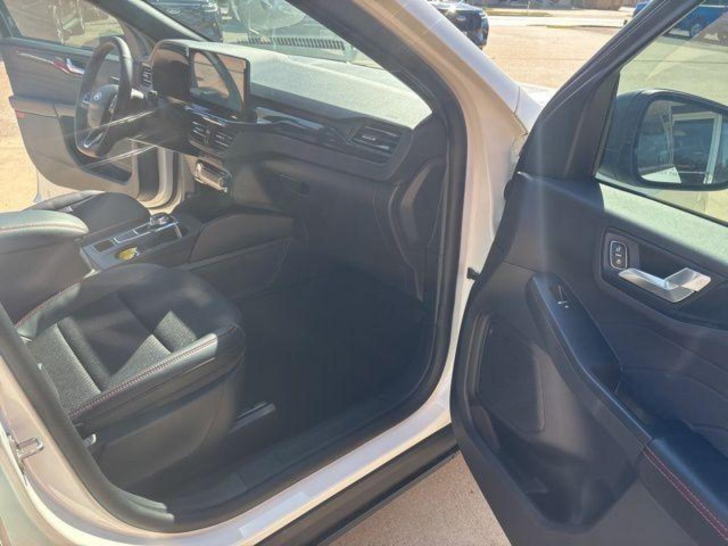 2026 White Metallic /Ebony Ford Escape ST-Line (1FMCU0MN1TU) with an 1.5L EcoBoost engine, Automatic transmission, located at 1105 E Mulberry, Kaufman, TX, 75142, (972) 962-2151, 32.589550, -96.300926 - Star White Metallic Tri-Coat 2026 Ford Escape 4D Sport Utility ST-Line FWD 8-Speed Automatic 1.5L EcoBoost 27/34 City/Highway MPG<br><br>27/34 City/Highway MPG - Photo#16