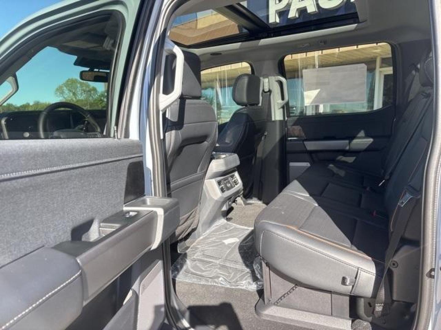 2026 Glacier Gray Metallic Tri-Coat /Black Onyx Ford F-250SD Lariat (1FT8W2BM5TE) with an 6.7L High Output Power Stroke V8 Diesel engine, Automatic transmission, located at 1105 E Mulberry, Kaufman, TX, 75142, (972) 962-2151, 32.589550, -96.300926 - Photo#15