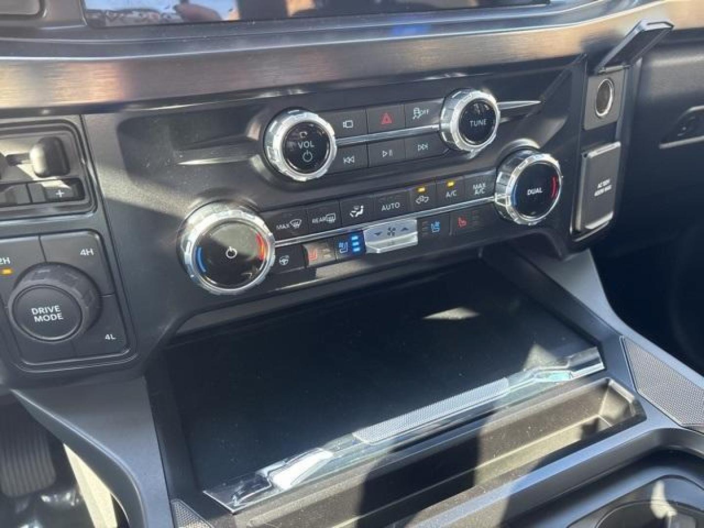 2026 Agate Black Metallic /Black Onyx Ford F-350SD Lariat (1FT8W3DT0TE) with an Power Stroke 6.7L V8 DI 32V OHV Turbodiesel engine, Automatic transmission, located at 1105 E Mulberry, Kaufman, TX, 75142, (972) 962-2151, 32.589550, -96.300926 - Agate Black Metallic 2026 Ford F-350SD 4D Crew Cab Lariat DRW 4WD 10-Speed Automatic Power Stroke 6.7L V8 DI 32V OHV Turbodiesel 4WD. - Photo#25