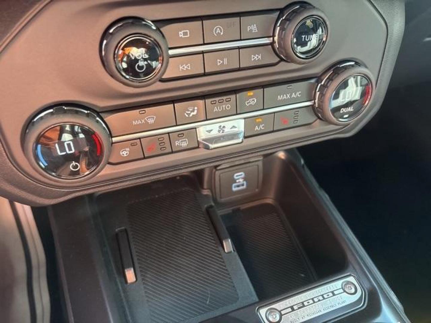 2025 Shadow Black /Black Onyx Interior Ford Bronco Outer Banks (1FMEE8BP0SL) with an 2.7L EcoBoost V6 engine, Automatic transmission, located at 1105 E Mulberry, Kaufman, TX, 75142, (972) 962-2151, 32.589550, -96.300926 - $2,428 off MSRP!<br><br><br>Shadow Black 2025 Ford Bronco 4D Sport Utility Outer Banks 4WD 10-Speed Automatic 2.7L EcoBoost V6 19/21 City/Highway MPG Price includes: $2000 - Retail Bonus Cash. Exp. 01/05/2026 $500 - Retail Bonus Cash. Exp. 12/17/2025 - Photo#25