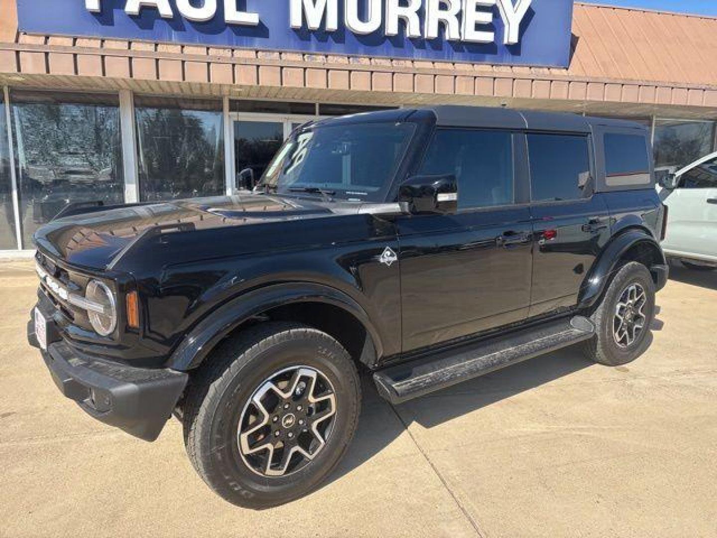 2025 Shadow Black /Black Ford Bronco Outer Banks (1FMEE8BP0SL) with an 2.7L EcoBoost V6 engine, Automatic transmission, located at 1105 E Mulberry, Kaufman, TX, 75142, (972) 962-2151, 32.589550, -96.300926 - $5,532 off MSRP!<br><br><br>Shadow Black 2025 Ford Bronco 4D Sport Utility Outer Banks 4WD 10-Speed Automatic 2.7L EcoBoost V6 19/21 City/Highway MPG Price includes: $3000 - Retail Customer Cash. Exp. 03/31/2026 - Photo#2
