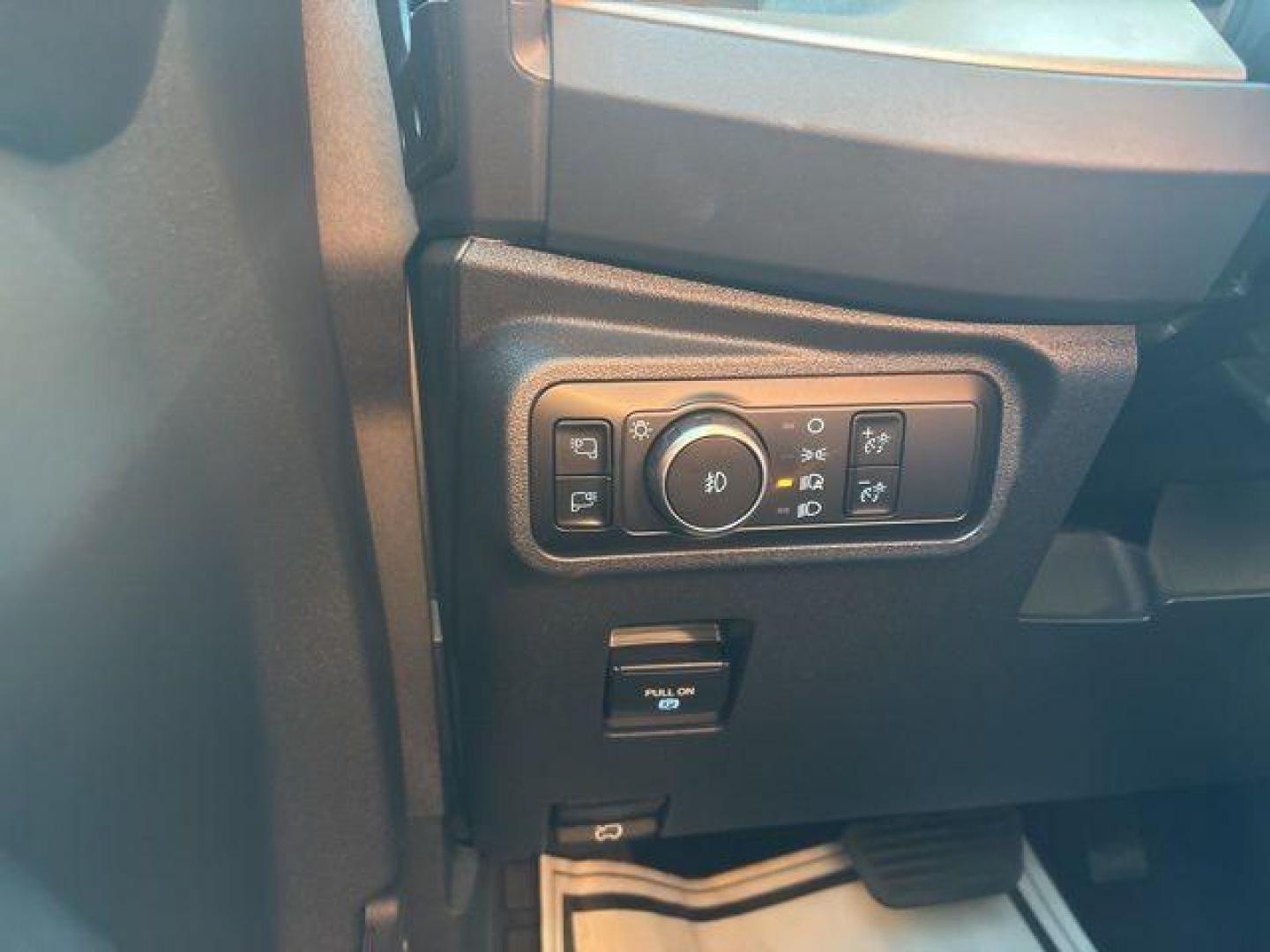 2025 Shadow Black /Black Ford Bronco Outer Banks (1FMEE8BP0SL) with an 2.7L EcoBoost V6 engine, Automatic transmission, located at 1105 E Mulberry, Kaufman, TX, 75142, (972) 962-2151, 32.589550, -96.300926 - $5,532 off MSRP!<br><br><br>Shadow Black 2025 Ford Bronco 4D Sport Utility Outer Banks 4WD 10-Speed Automatic 2.7L EcoBoost V6 19/21 City/Highway MPG Price includes: $3000 - Retail Customer Cash. Exp. 03/31/2026 - Photo#21