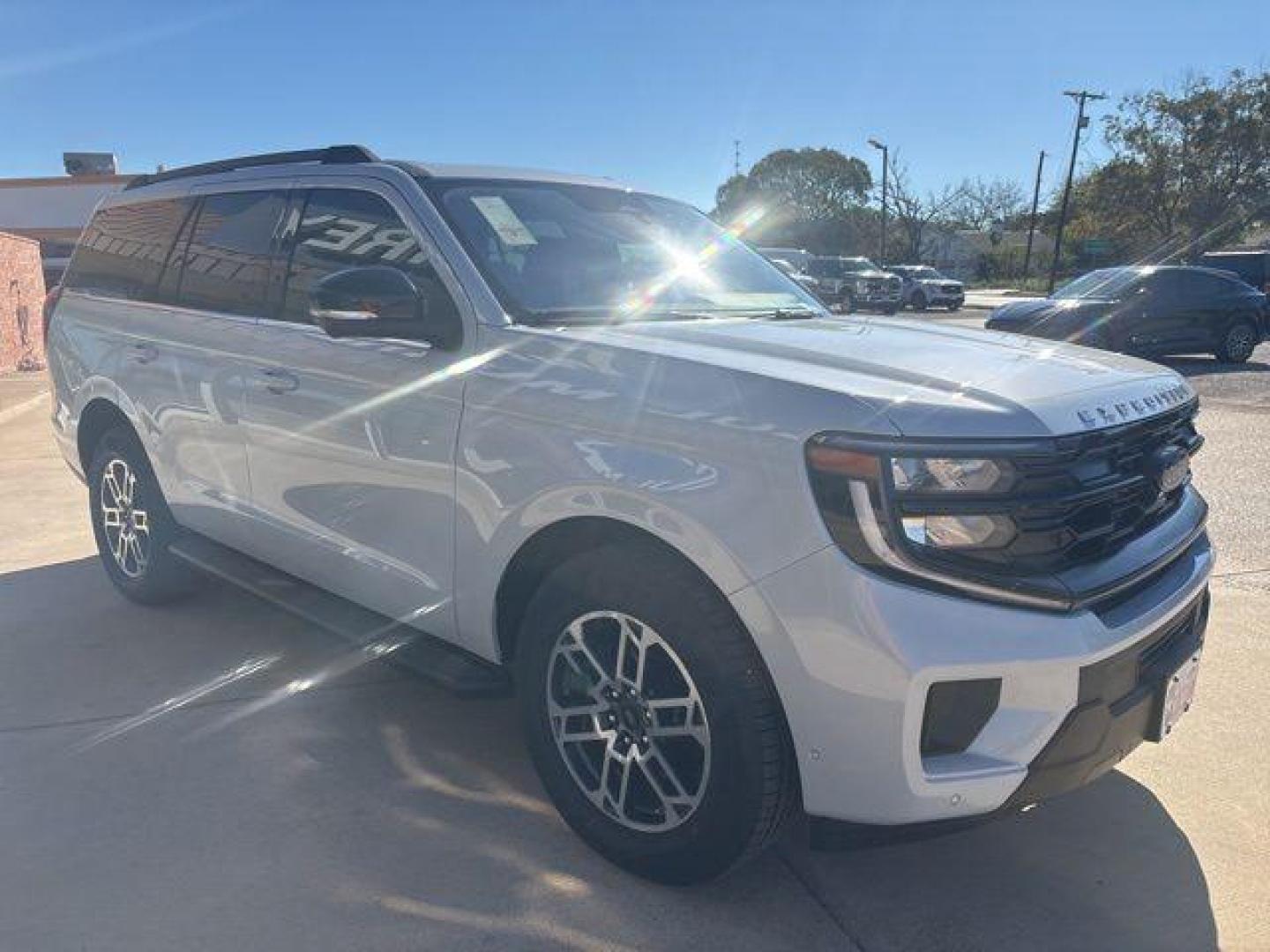 2025 Silver Metallic /Dark Gray Ford Expedition Active (1FMJU1H80SE) with an EcoBoost 3.5L V6 GTDi DOHC 24V Twin Turbocharged engine, Automatic transmission, located at 1105 E Mulberry, Kaufman, TX, 75142, (972) 962-2151, 32.589550, -96.300926 - Photo#6