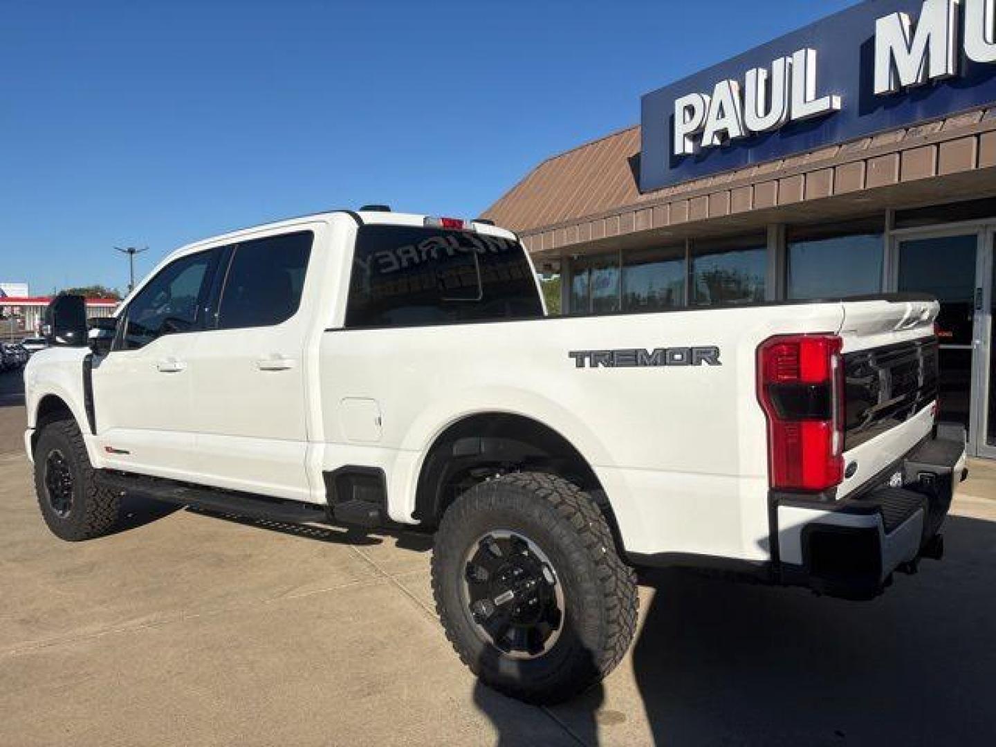 2026 White Metallic /Black Onyx/Platinum Blue Ford F-250SD Platinum (1FT8W2BM5TE) with an 6.7L High Output Power Stroke V8 Diesel engine, Automatic transmission, located at 1105 E Mulberry, Kaufman, TX, 75142, (972) 962-2151, 32.589550, -96.300926 - $5,541 off MSRP!<br><br>4WD, ABS brakes, Alloy wheels, Compass, Electronic Stability Control, Front dual zone A/C, Heated door mirrors, Heated front seats, Heated rear seats, Illuminated entry, Low tire pressure warning, Remote keyless entry, Traction control.<br>Star White Metallic Tri-Coat 2026 Fo - Photo#3