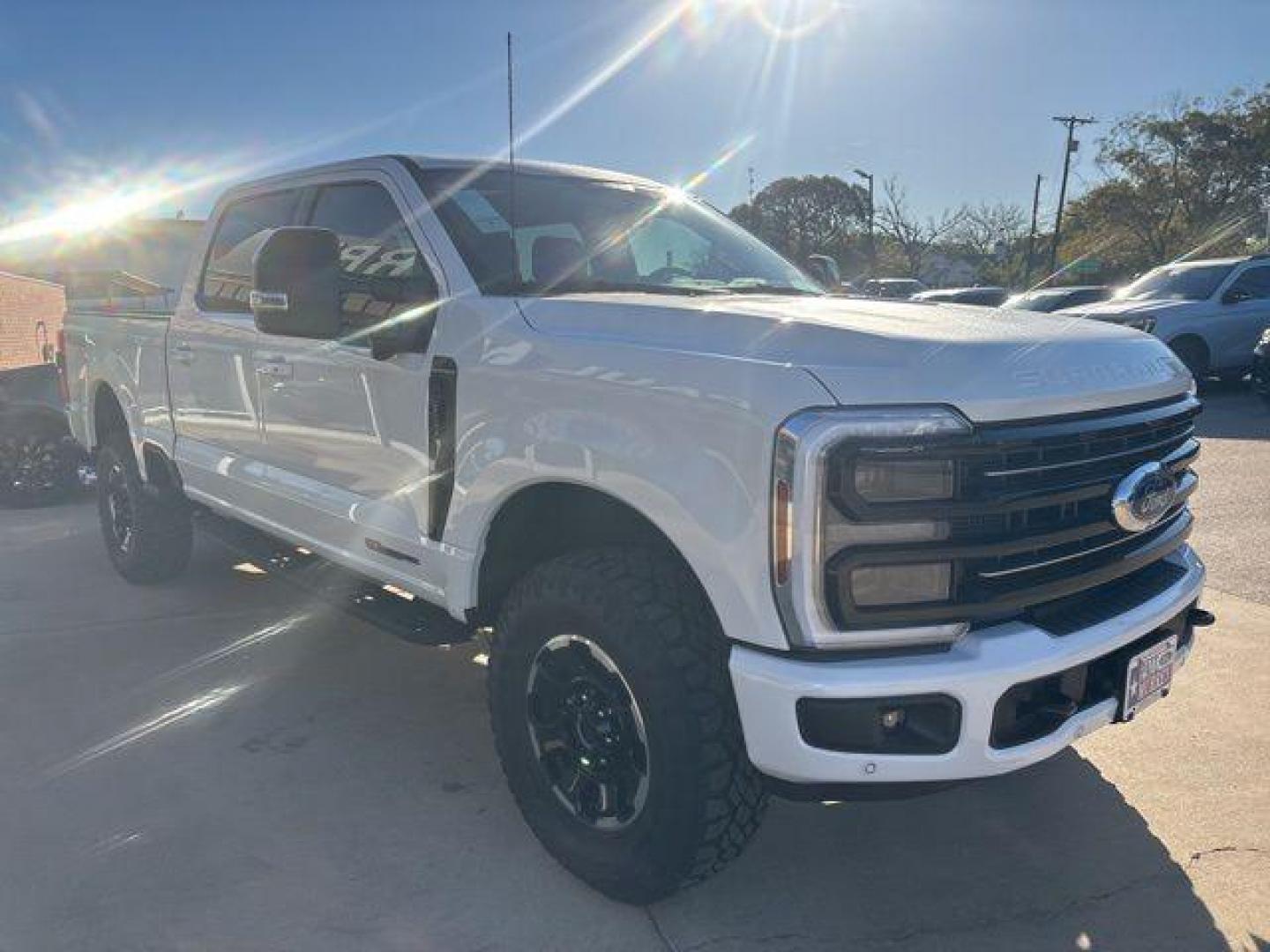 2026 White Metallic /Black Onyx/Platinum Blue Ford F-250SD Platinum (1FT8W2BM5TE) with an 6.7L High Output Power Stroke V8 Diesel engine, Automatic transmission, located at 1105 E Mulberry, Kaufman, TX, 75142, (972) 962-2151, 32.589550, -96.300926 - $5,541 off MSRP!<br><br>4WD, ABS brakes, Alloy wheels, Compass, Electronic Stability Control, Front dual zone A/C, Heated door mirrors, Heated front seats, Heated rear seats, Illuminated entry, Low tire pressure warning, Remote keyless entry, Traction control.<br>Star White Metallic Tri-Coat 2026 Fo - Photo#5