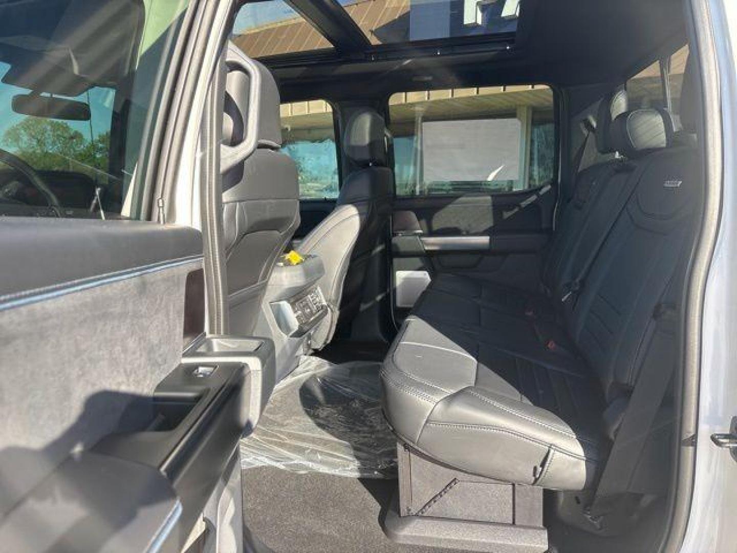 2026 White Metallic /Black Onyx/Platinum Blue Ford F-250SD Platinum (1FT8W2BM5TE) with an 6.7L High Output Power Stroke V8 Diesel engine, Automatic transmission, located at 1105 E Mulberry, Kaufman, TX, 75142, (972) 962-2151, 32.589550, -96.300926 - $5,541 off MSRP!<br><br>4WD, ABS brakes, Alloy wheels, Compass, Electronic Stability Control, Front dual zone A/C, Heated door mirrors, Heated front seats, Heated rear seats, Illuminated entry, Low tire pressure warning, Remote keyless entry, Traction control.<br>Star White Metallic Tri-Coat 2026 Fo - Photo#14