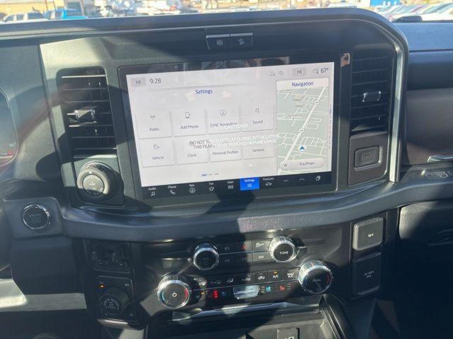 2026 White Metallic /Black Onyx/Platinum Blue Ford F-250SD Platinum (1FT8W2BM5TE) with an 6.7L High Output Power Stroke V8 Diesel engine, Automatic transmission, located at 1105 E Mulberry, Kaufman, TX, 75142, (972) 962-2151, 32.589550, -96.300926 - $5,541 off MSRP!<br><br>4WD, ABS brakes, Alloy wheels, Compass, Electronic Stability Control, Front dual zone A/C, Heated door mirrors, Heated front seats, Heated rear seats, Illuminated entry, Low tire pressure warning, Remote keyless entry, Traction control.<br>Star White Metallic Tri-Coat 2026 Fo - Photo#23