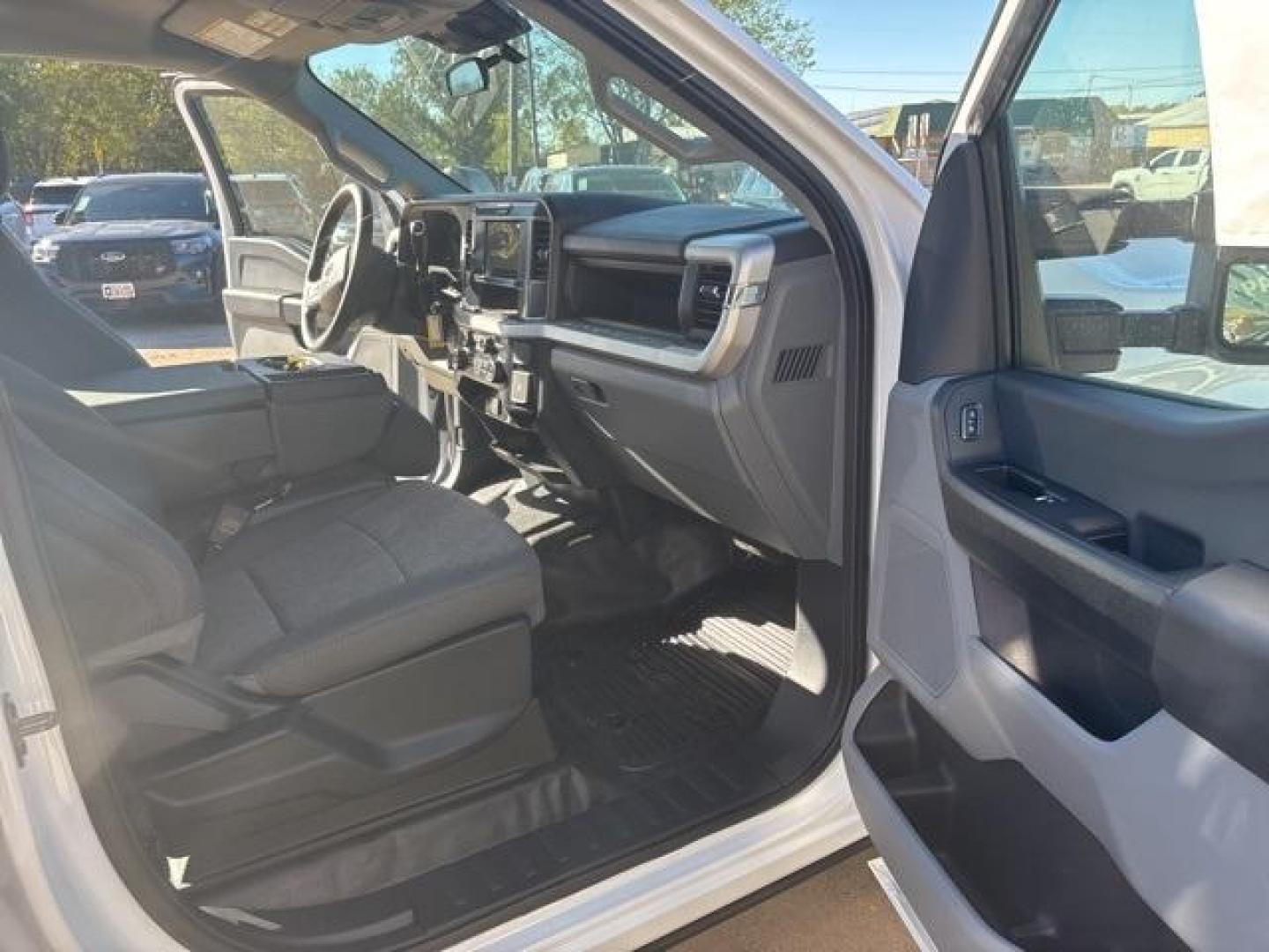 2026 White /Dark Slate Ford F-250SD (1FT7W2AA2TE) with an 6.8L V8 engine, Automatic transmission, located at 1105 E Mulberry, Kaufman, TX, 75142, (972) 962-2151, 32.589550, -96.300926 - Photo#15