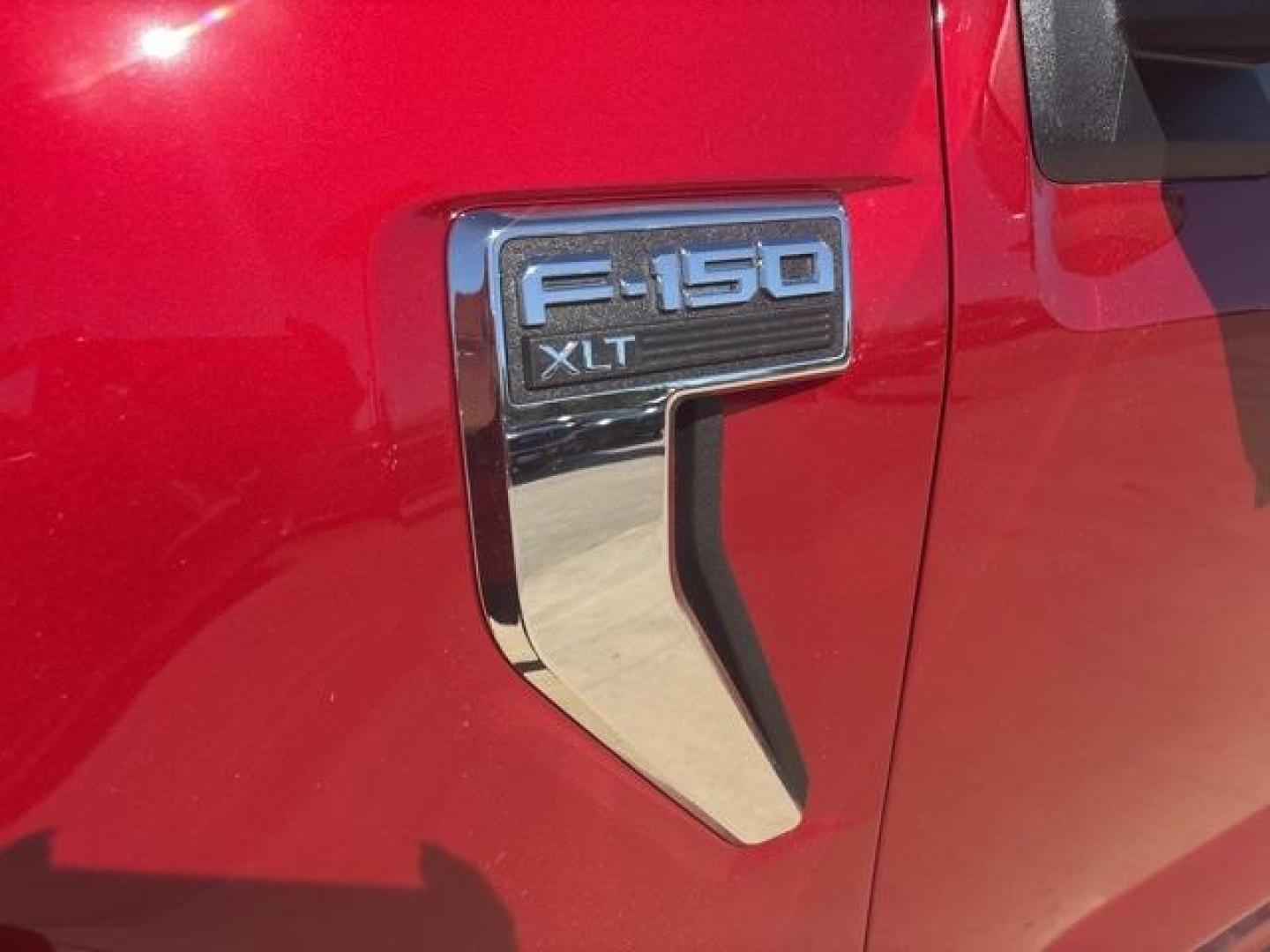 2025 Rapid Red Metallic Tinted Clearcoat /Dark Slate Ford F-150 XLT (1FTFW3L59SK) with an 5.0L V8 engine, Automatic transmission, located at 1105 E Mulberry, Kaufman, TX, 75142, (972) 962-2151, 32.589550, -96.300926 - $5,746 off MSRP!<br><br>4WD.<br>Red Metallic 2025 Ford F-150 4D SuperCrew XLT 4WD 10-Speed Automatic 5.0L V8 17/22 City/Highway MPG - Photo#8