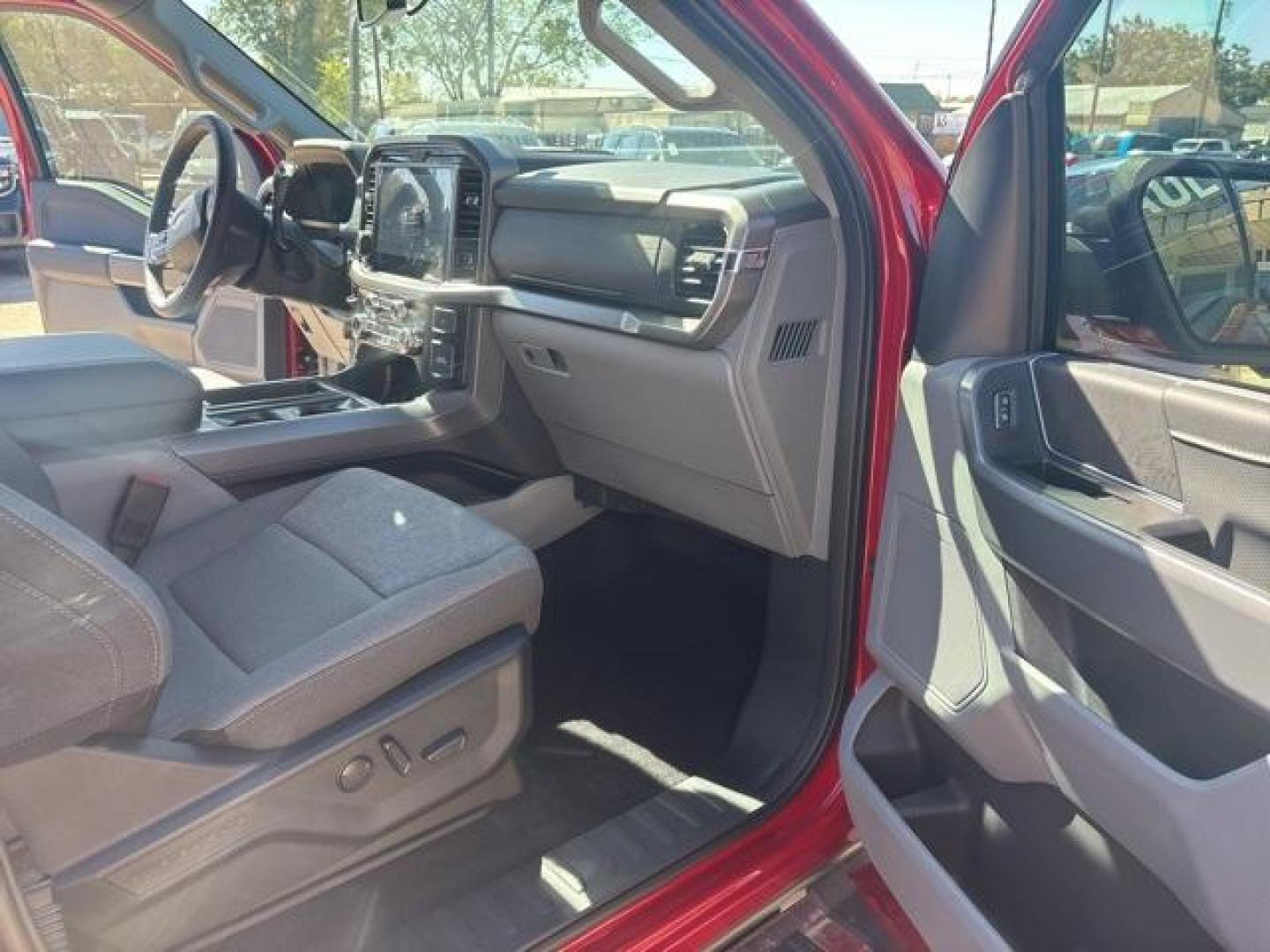 2025 Rapid Red Metallic Tinted Clearcoat /Dark Slate Ford F-150 XLT (1FTFW3L59SK) with an 5.0L V8 engine, Automatic transmission, located at 1105 E Mulberry, Kaufman, TX, 75142, (972) 962-2151, 32.589550, -96.300926 - $5,746 off MSRP!<br><br>4WD.<br>Red Metallic 2025 Ford F-150 4D SuperCrew XLT 4WD 10-Speed Automatic 5.0L V8 17/22 City/Highway MPG - Photo#15