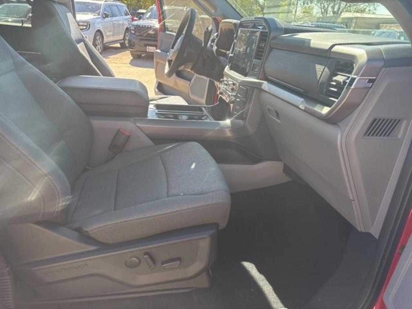 2025 Rapid Red Metallic Tinted Clearcoat /Dark Slate Ford F-150 XLT (1FTFW3L59SK) with an 5.0L V8 engine, Automatic transmission, located at 1105 E Mulberry, Kaufman, TX, 75142, (972) 962-2151, 32.589550, -96.300926 - $5,746 off MSRP!<br><br>4WD.<br>Red Metallic 2025 Ford F-150 4D SuperCrew XLT 4WD 10-Speed Automatic 5.0L V8 17/22 City/Highway MPG - Photo#16