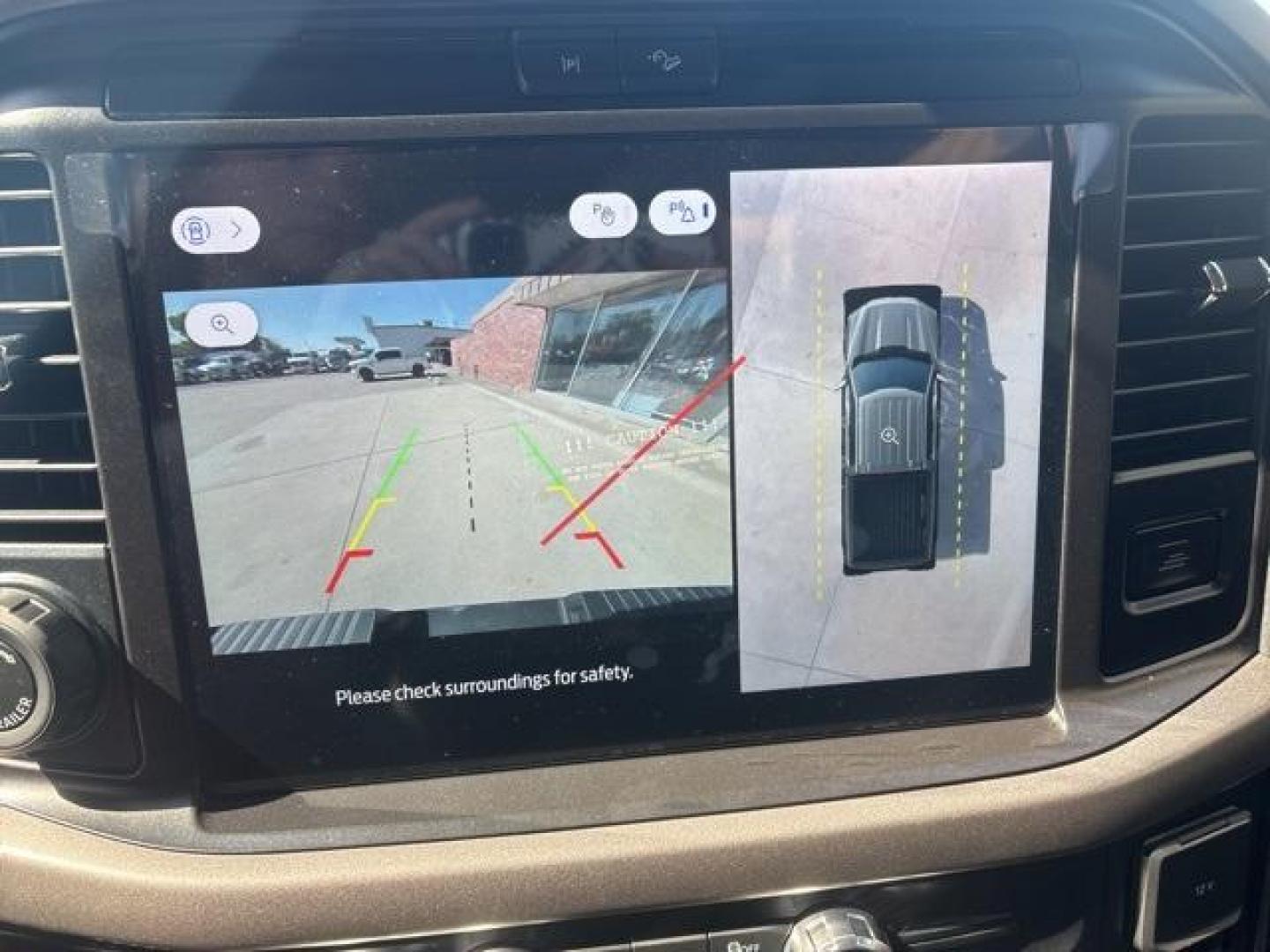 2025 Rapid Red Metallic Tinted Clearcoat /Dark Slate Ford F-150 XLT (1FTFW3L59SK) with an 5.0L V8 engine, Automatic transmission, located at 1105 E Mulberry, Kaufman, TX, 75142, (972) 962-2151, 32.589550, -96.300926 - $5,746 off MSRP!<br><br>4WD.<br>Red Metallic 2025 Ford F-150 4D SuperCrew XLT 4WD 10-Speed Automatic 5.0L V8 17/22 City/Highway MPG - Photo#26