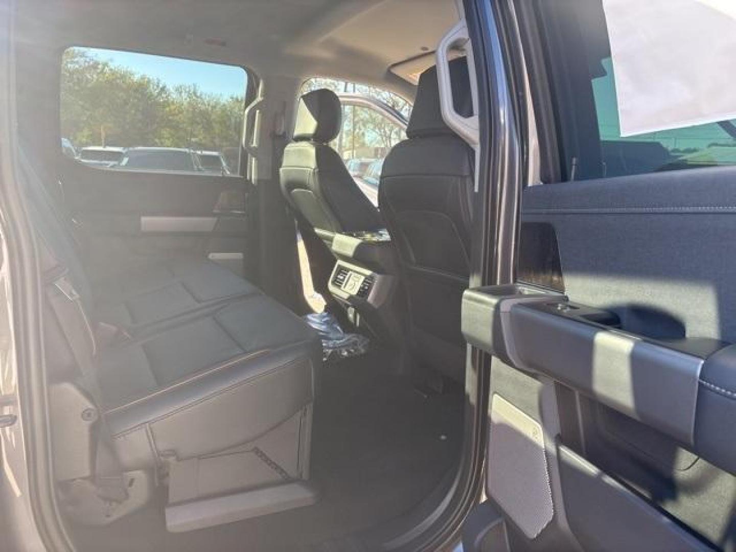 2026 Carbonized Gray Metallic /Black Onyx Ford F-250SD Lariat (1FT8W2BT2TE) with an Power Stroke 6.7L V8 DI 32V OHV Turbodiesel engine, Automatic transmission, located at 1105 E Mulberry, Kaufman, TX, 75142, (972) 962-2151, 32.589550, -96.300926 - Carbonized Gray Metallic 2026 Ford F-250SD 4D Crew Cab Lariat 4WD 10-Speed Automatic Power Stroke 6.7L V8 DI 32V OHV Turbodiesel 4WD. - Photo#20