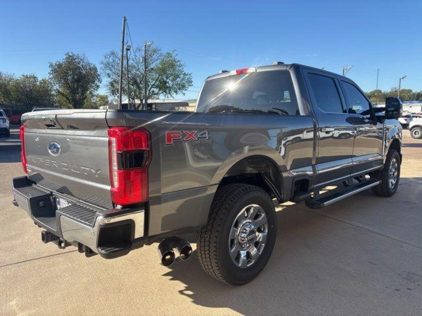 2026 Gray Metallic /Black Onyx Ford F-250SD Lariat (1FT8W2BT2TE) with an Power Stroke 6.7L V8 DI 32V OHV Turbodiesel engine, Automatic transmission, located at 1105 E Mulberry, Kaufman, TX, 75142, (972) 962-2151, 32.589550, -96.300926 - $4,263 off MSRP!<br><br>4WD.<br>Carbonized Gray Metallic 2026 Ford F-250SD 4D Crew Cab Lariat 4WD 10-Speed Automatic Power Stroke 6.7L V8 DI 32V OHV Turbodiesel - Photo#5