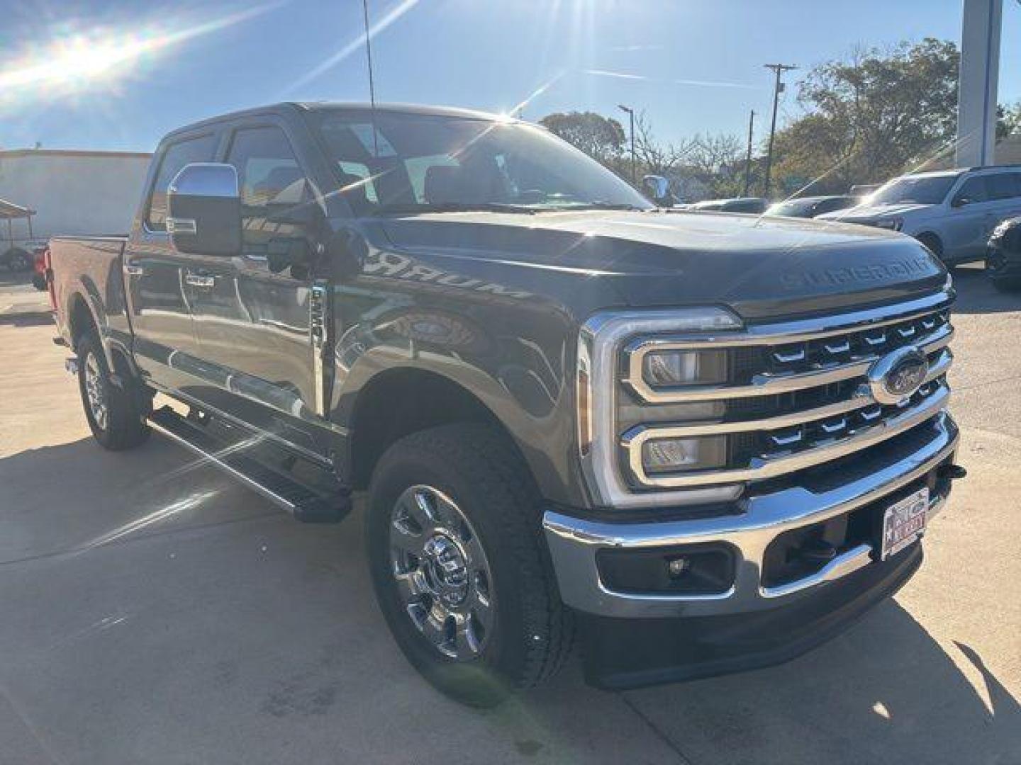 2026 Gray Metallic /Black Onyx Ford F-250SD Lariat (1FT8W2BT2TE) with an Power Stroke 6.7L V8 DI 32V OHV Turbodiesel engine, Automatic transmission, located at 1105 E Mulberry, Kaufman, TX, 75142, (972) 962-2151, 32.589550, -96.300926 - $4,263 off MSRP!<br><br>4WD.<br>Carbonized Gray Metallic 2026 Ford F-250SD 4D Crew Cab Lariat 4WD 10-Speed Automatic Power Stroke 6.7L V8 DI 32V OHV Turbodiesel - Photo#6