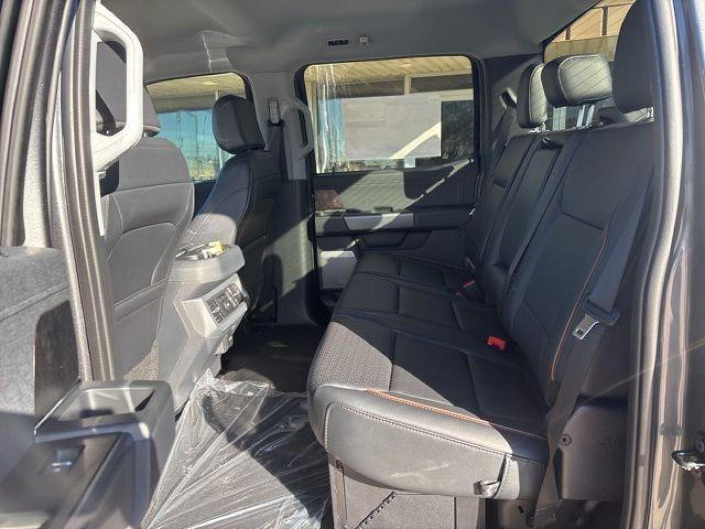 2026 Gray Metallic /Black Onyx Ford F-250SD Lariat (1FT8W2BT2TE) with an Power Stroke 6.7L V8 DI 32V OHV Turbodiesel engine, Automatic transmission, located at 1105 E Mulberry, Kaufman, TX, 75142, (972) 962-2151, 32.589550, -96.300926 - $4,263 off MSRP!<br><br>4WD.<br>Carbonized Gray Metallic 2026 Ford F-250SD 4D Crew Cab Lariat 4WD 10-Speed Automatic Power Stroke 6.7L V8 DI 32V OHV Turbodiesel - Photo#15