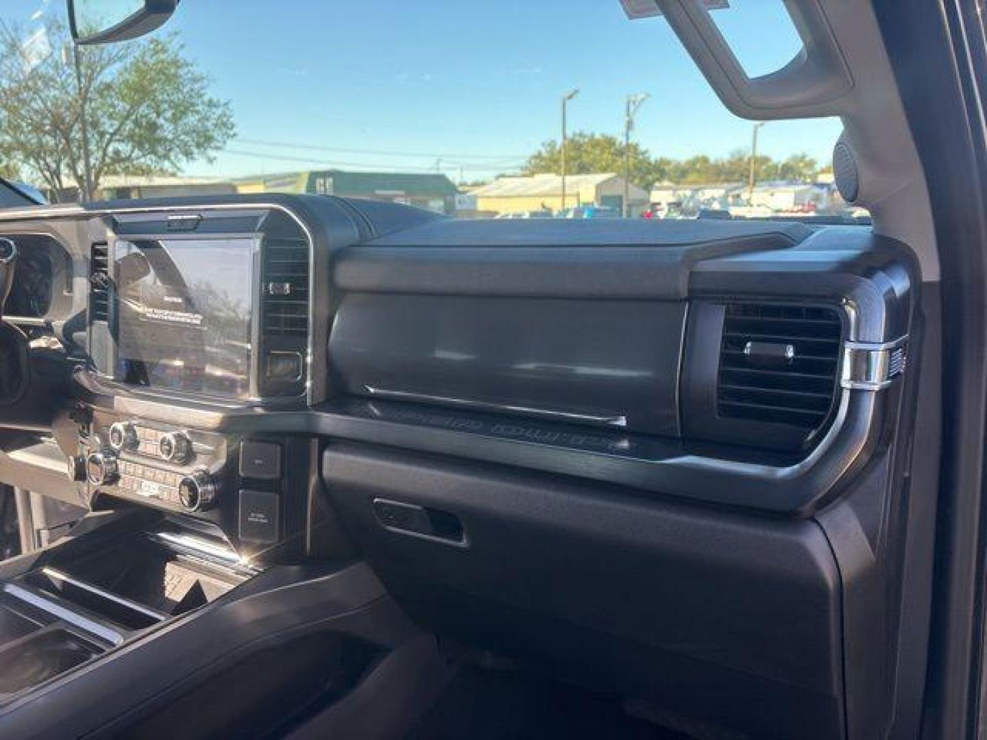 2026 Gray Metallic /Black Onyx Ford F-250SD Lariat (1FT8W2BT2TE) with an Power Stroke 6.7L V8 DI 32V OHV Turbodiesel engine, Automatic transmission, located at 1105 E Mulberry, Kaufman, TX, 75142, (972) 962-2151, 32.589550, -96.300926 - $4,263 off MSRP!<br><br>4WD.<br>Carbonized Gray Metallic 2026 Ford F-250SD 4D Crew Cab Lariat 4WD 10-Speed Automatic Power Stroke 6.7L V8 DI 32V OHV Turbodiesel - Photo#18