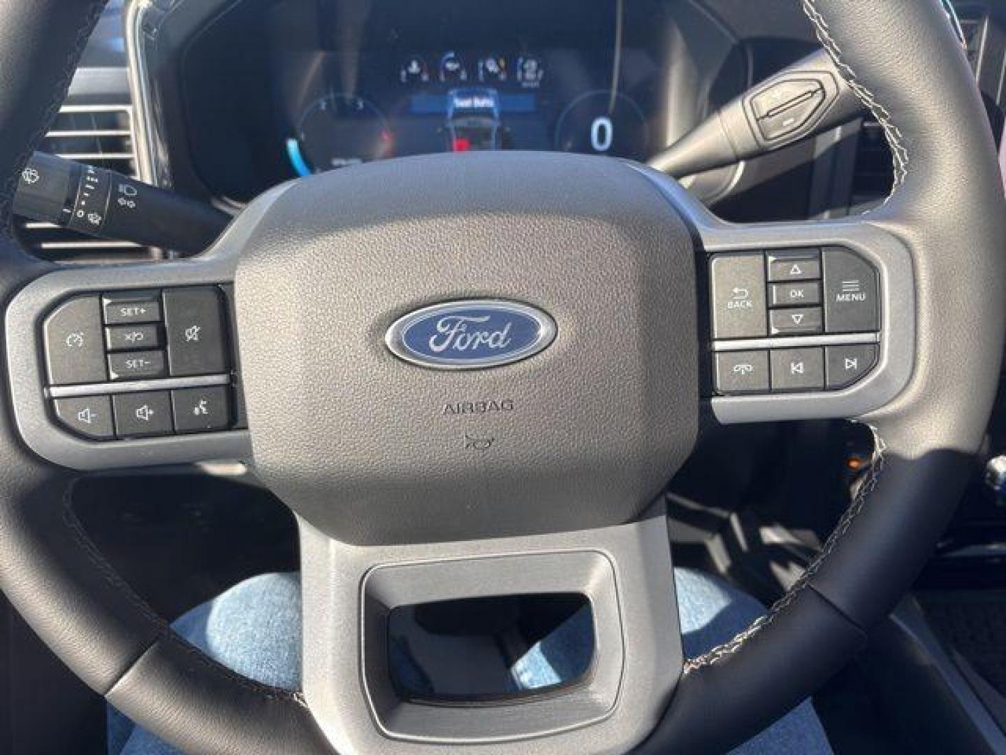 2026 Gray Metallic /Black Onyx Ford F-250SD Lariat (1FT8W2BT2TE) with an Power Stroke 6.7L V8 DI 32V OHV Turbodiesel engine, Automatic transmission, located at 1105 E Mulberry, Kaufman, TX, 75142, (972) 962-2151, 32.589550, -96.300926 - $4,263 off MSRP!<br><br>4WD.<br>Carbonized Gray Metallic 2026 Ford F-250SD 4D Crew Cab Lariat 4WD 10-Speed Automatic Power Stroke 6.7L V8 DI 32V OHV Turbodiesel - Photo#22