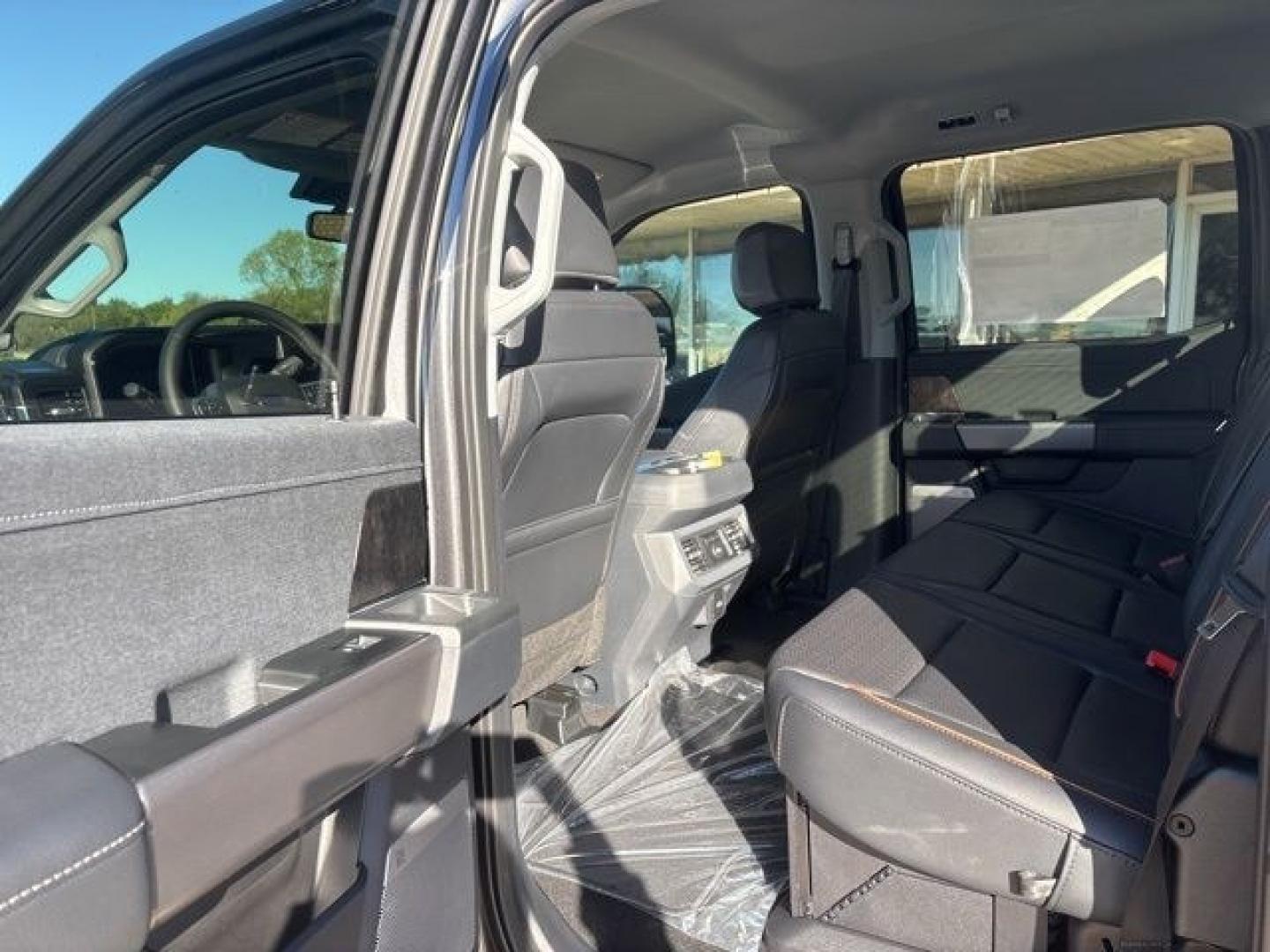 2026 Gray Metallic /Black Onyx Ford F-250SD Lariat (1FT8W2BT2TE) with an Power Stroke 6.7L V8 DI 32V OHV Turbodiesel engine, Automatic transmission, located at 1105 E Mulberry, Kaufman, TX, 75142, (972) 962-2151, 32.589550, -96.300926 - $5,263 off MSRP!<br><br>4WD.<br>Carbonized Gray Metallic 2026 Ford F-250SD 4D Crew Cab Lariat 4WD 10-Speed Automatic Power Stroke 6.7L V8 DI 32V OHV Turbodiesel Price includes: $1000 - Retail Customer Cash. Exp. 09/30/2026- Photo#14