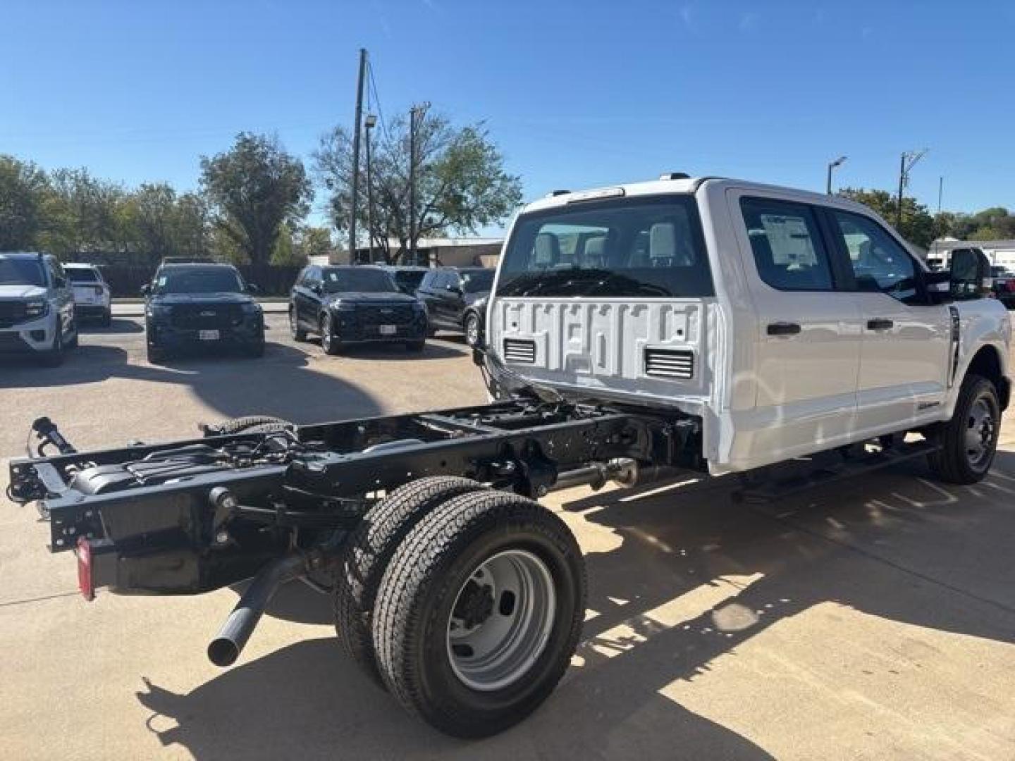 2026 Oxford White /Medium Dark Slate Ford F-350SD XL (1FD8W3HT8TE) with an Power Stroke 6.7L V8 DI 32V OHV Turbodiesel engine, Automatic transmission, located at 1105 E Mulberry, Kaufman, TX, 75142, (972) 962-2151, 32.589550, -96.300926 - Photo#5