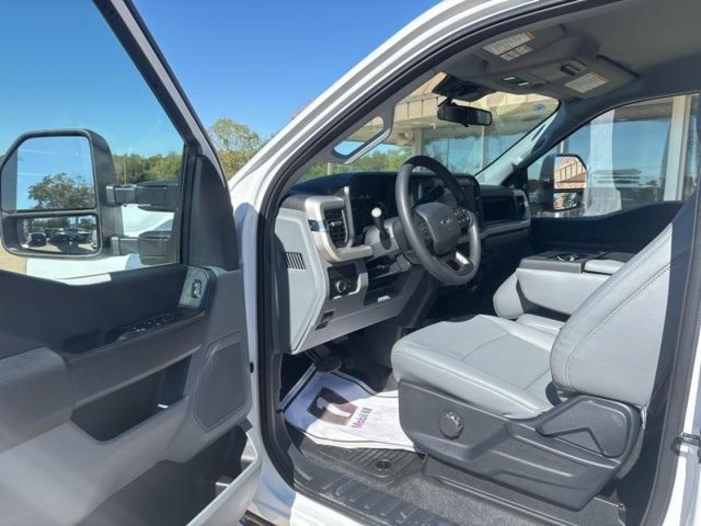 2026 Oxford White /Medium Dark Slate Ford F-350SD XL (1FD8W3HT8TE) with an Power Stroke 6.7L V8 DI 32V OHV Turbodiesel engine, Automatic transmission, located at 1105 E Mulberry, Kaufman, TX, 75142, (972) 962-2151, 32.589550, -96.300926 - Photo#9